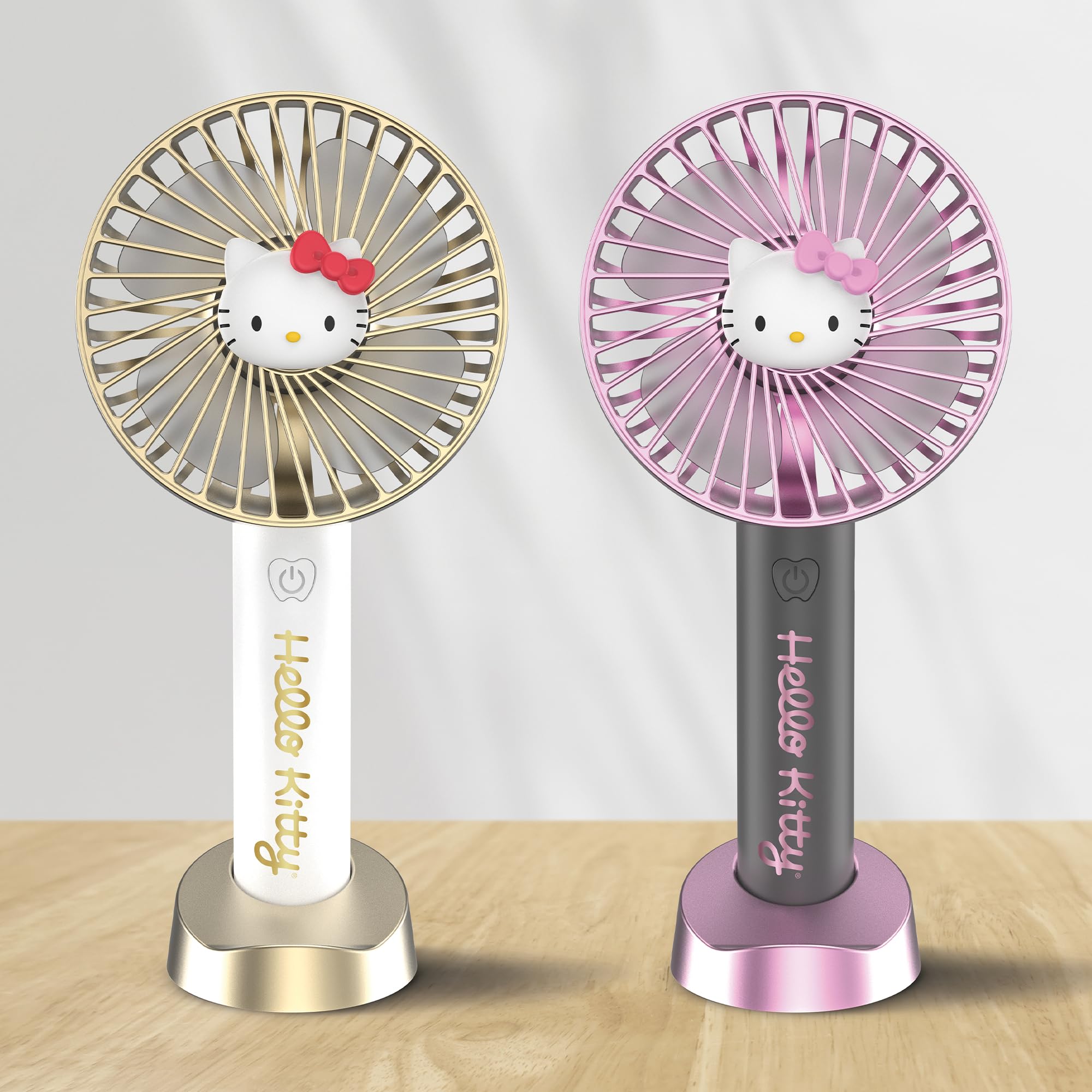 美品／ハローキティ 卓上扇風機 スワロ付き Amazon | ハローキティ 手持ち扇風機 卓上スタンド付き - マルチ