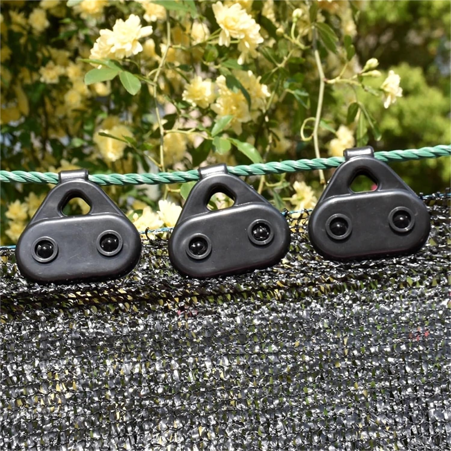 Shade Cloth Heavy Duty Lock Grip 100 Pcs Triangle Sunshade Clips: Reusable Fix Clamps for Outdoor Shadow Awning & Greenhouse Netting