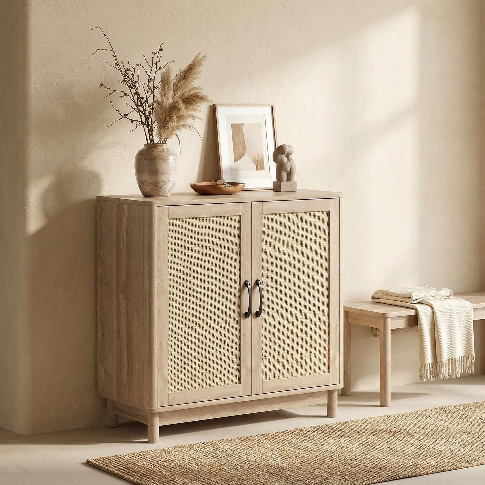 HOMCOM Aparador Salón 2 Puertas de Ratán Estilo Bohemio 76 x 35 x 75,5 cm Roble | Mueble de almacenamiento, estante ajustable, bordes redondeados, aparador, comedor y cocina