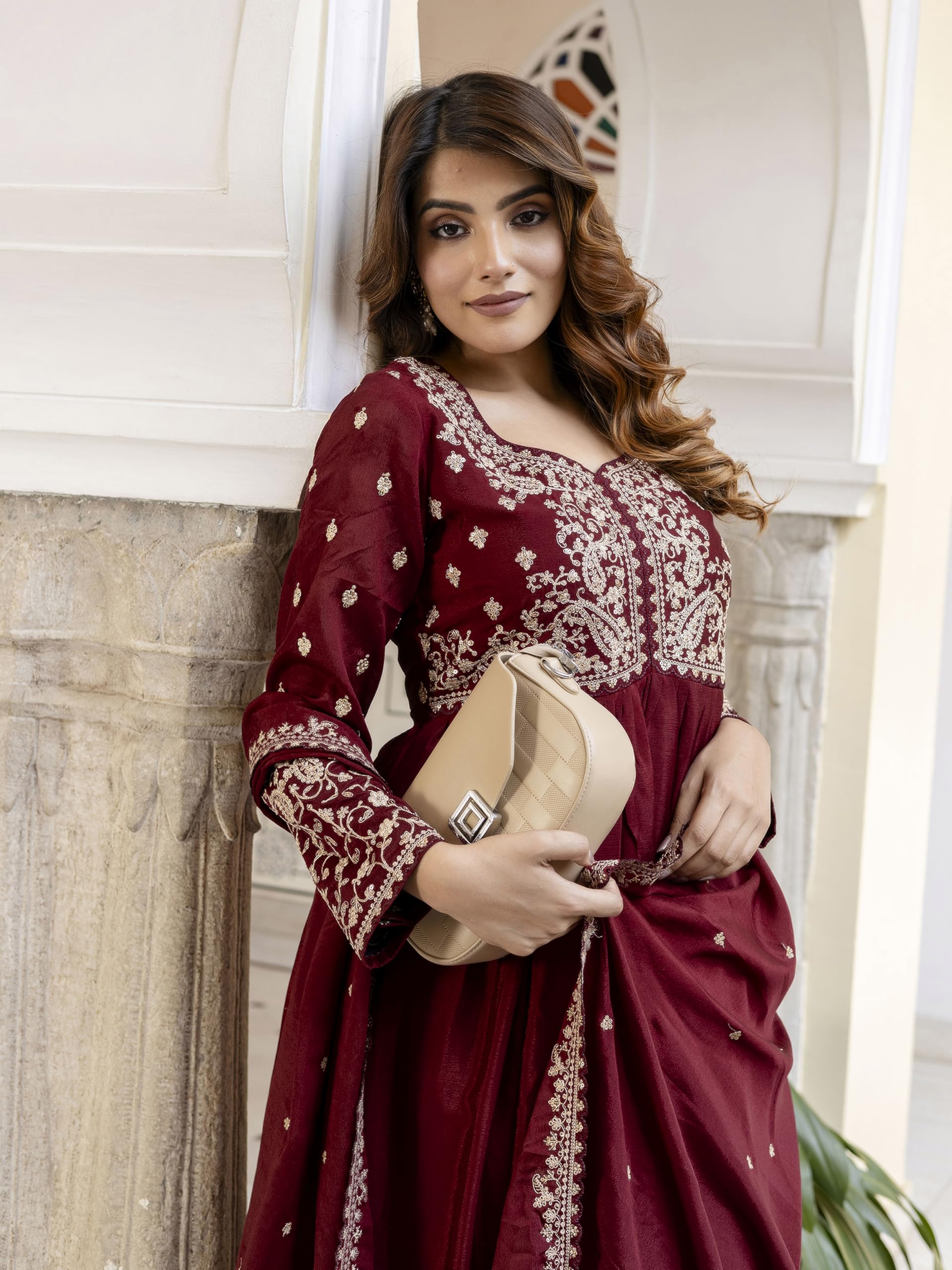 TRENDMALLS Damen Seidenmischung Stickerei Anarkali Kurta Hose Set mit Dupatta Salwar Anzug Set für Frauen