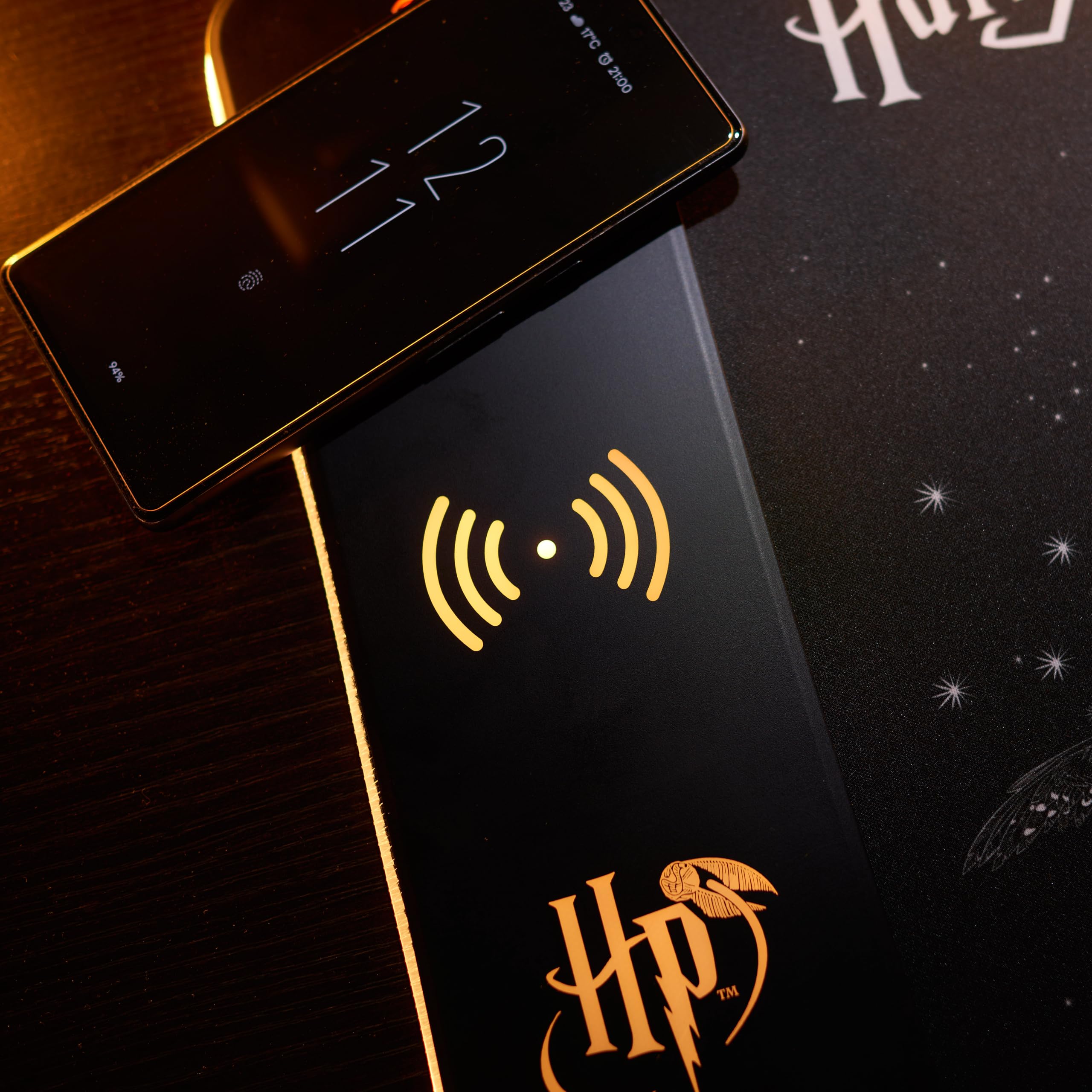 Numskull Power Idolz Tapis de Jeu Harry Potter XL RGB avec Chargeur sans Fil 15W | LED Personnalisables, antidérapant, résistant aux éclaboussures