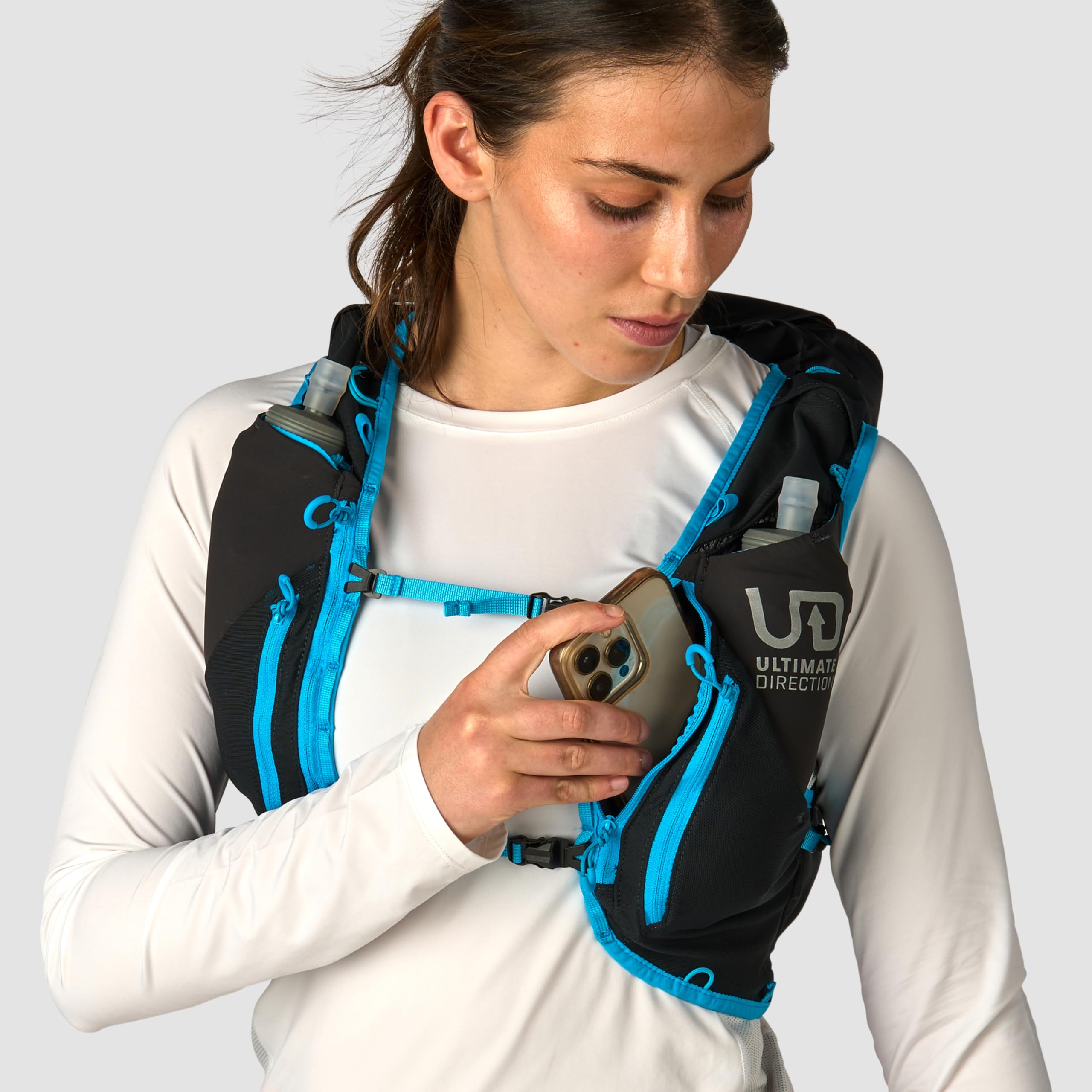 Amazon.com: Ultimate Direction Adventure Vest 17L, Onyx, X-Small