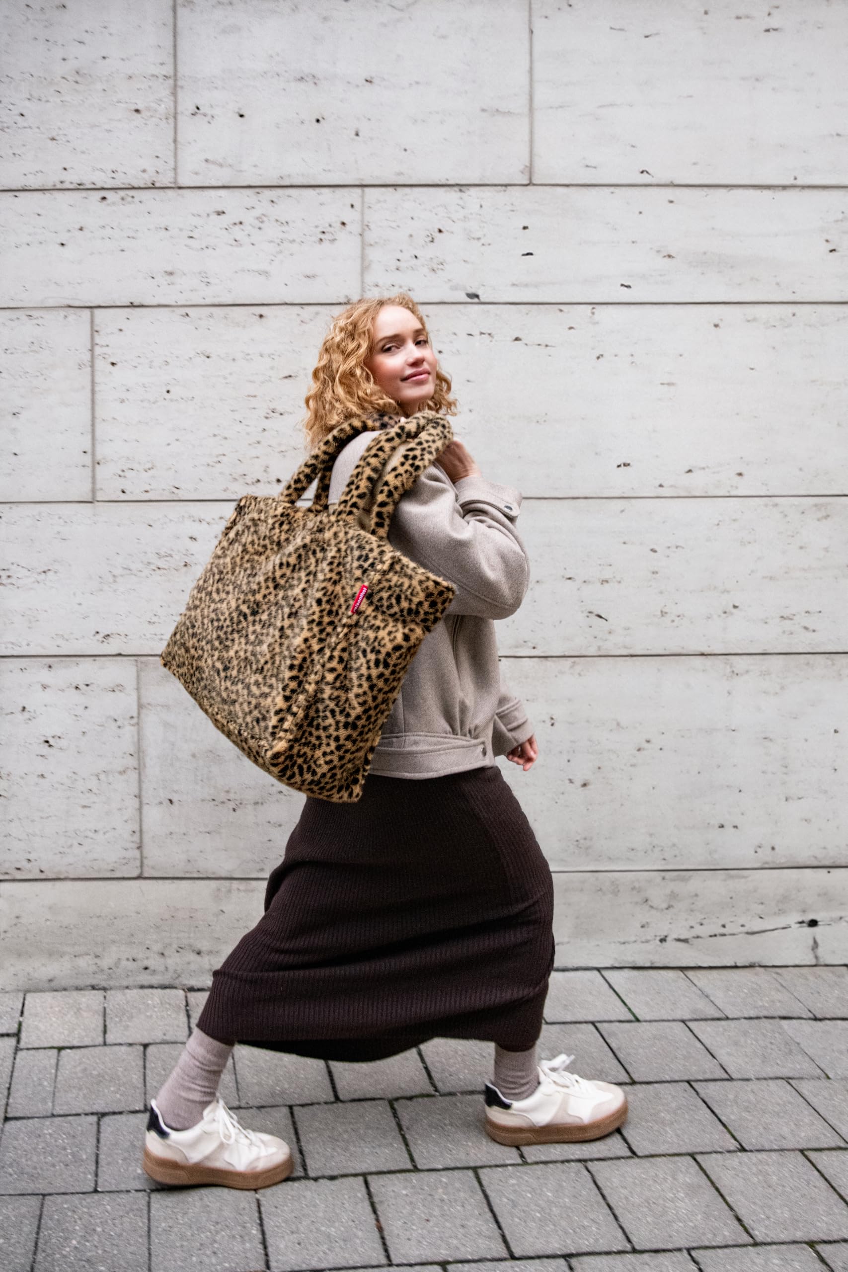 reisenthel softshopper – łatwy towarzysz na co dzień. Z krótkimi i długimi uchwytami, inteligentnym podziałem na przegródki i dużą ilością miejsca