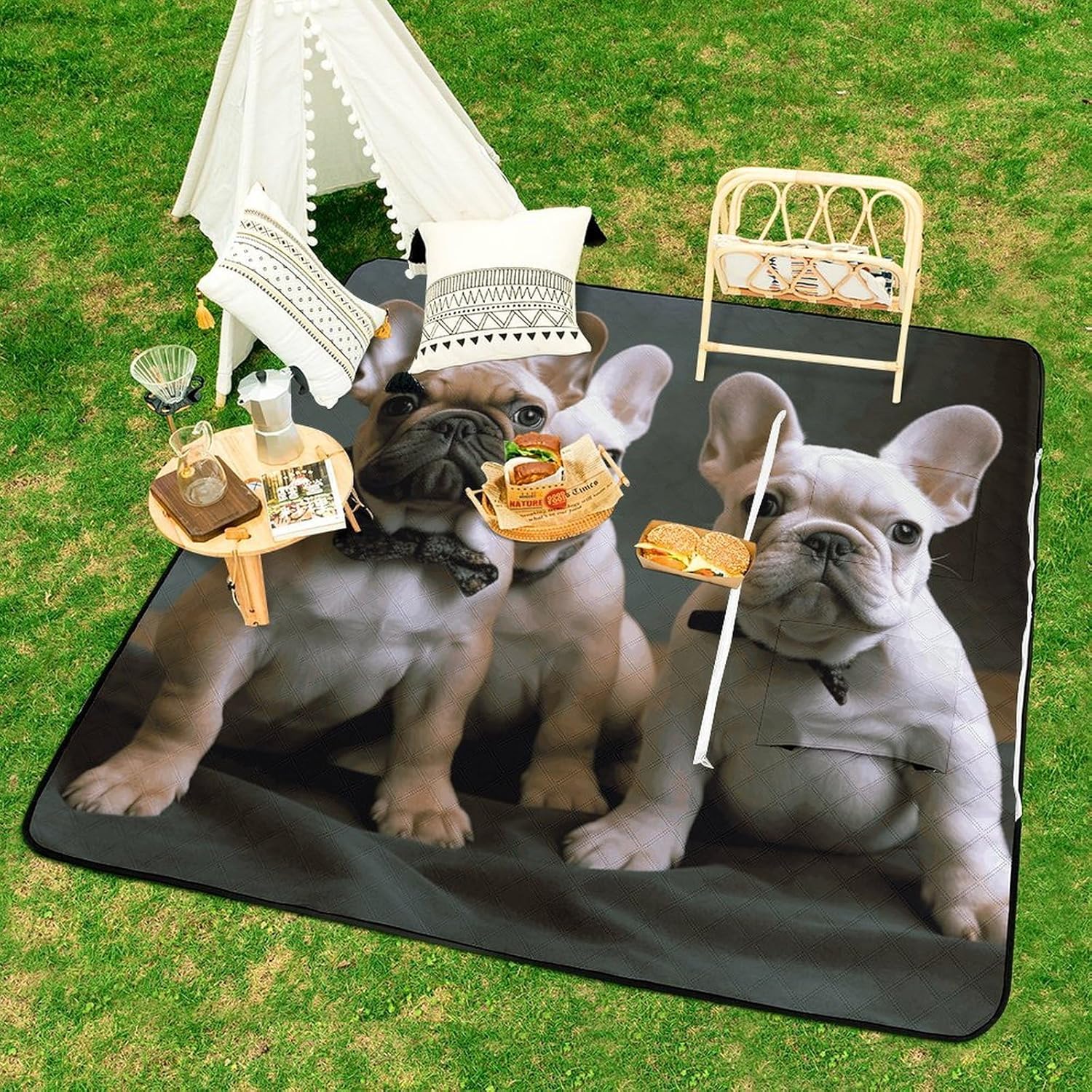 French Bulldog Puppies Picnic Blanket with Zipper Water Resistant Sand Free Picnic Mat Washable Foldable Easy Carry Beach Blanket for Lawn Beach Hiking Camping