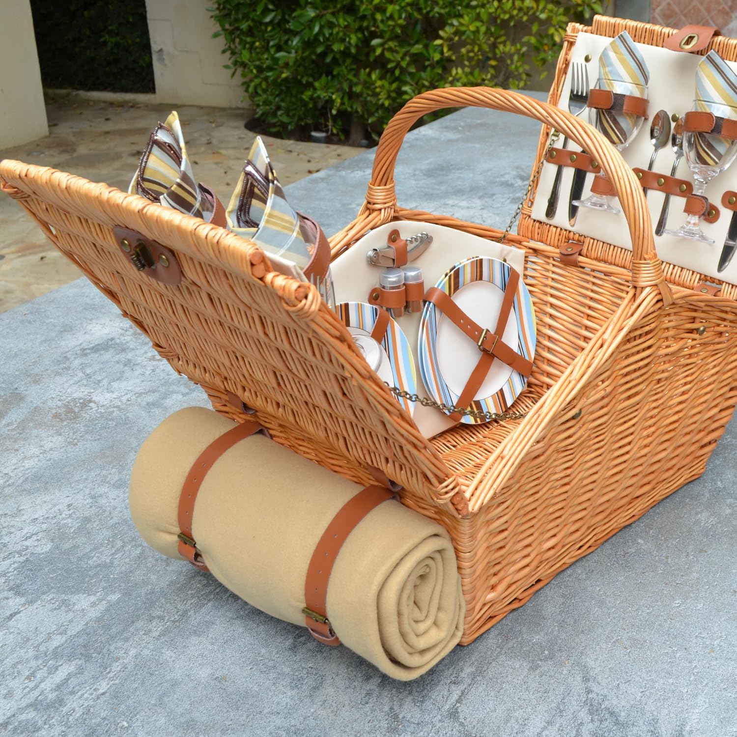 Picnic at Ascot Huntsman English-Style Willow Picnic Basket with Service for 4 and Blanket - Santa Cruz