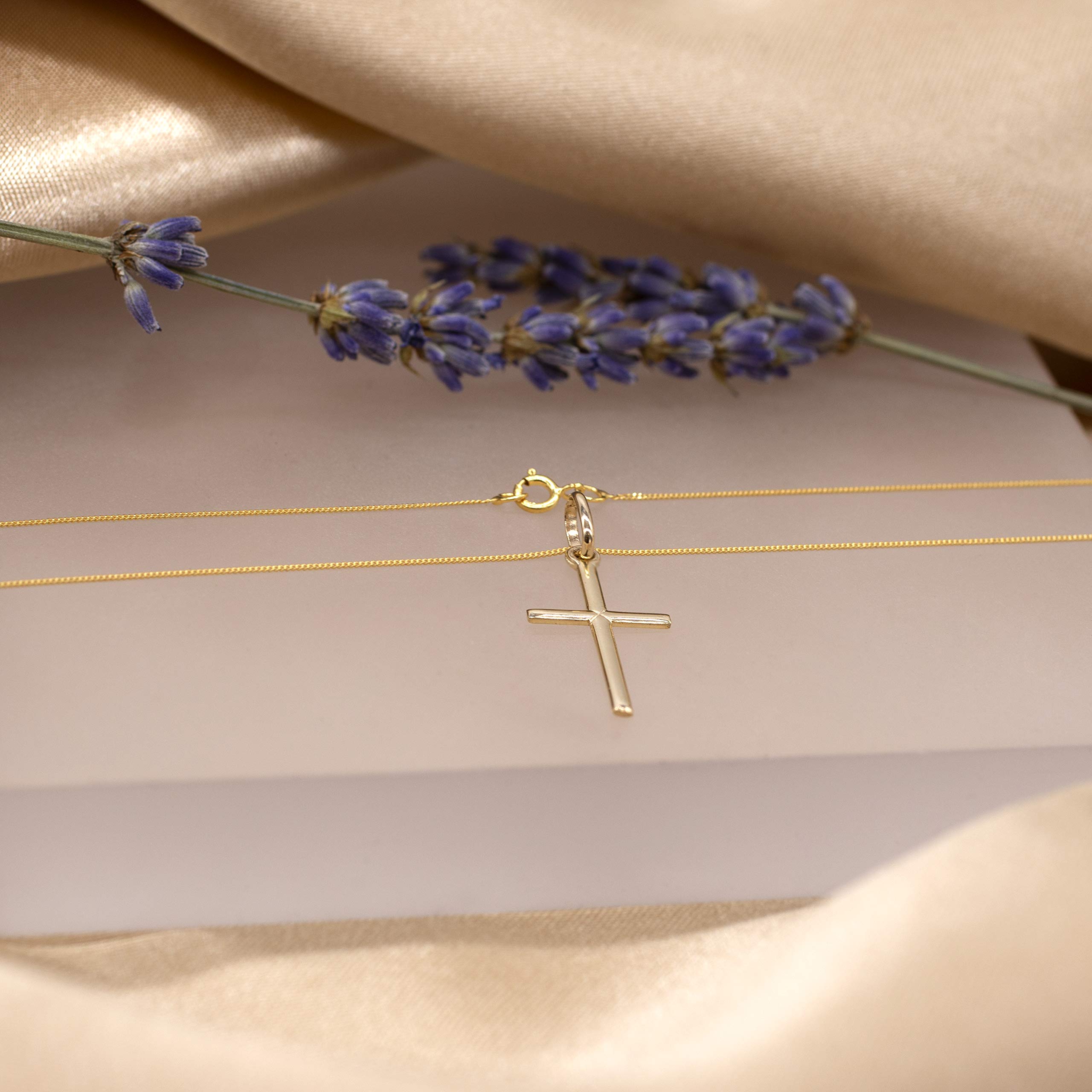 CARISSIMA Collana con piccolo ciondolo croce da donna in oro giallo 9 ct, 45,72 cm