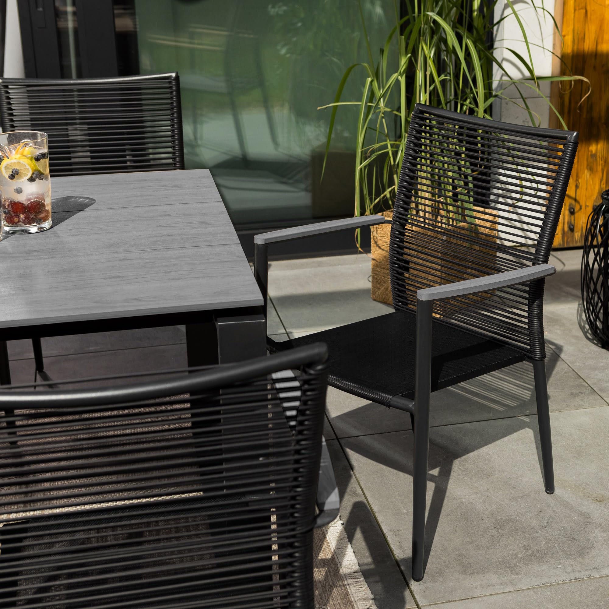 di volio Gartenmöbel PREZZA, langlebiges Gartenmöbel-Set für 6-8 Personen - Esstisch & 8 Stühle, Kunstholz & Aluminium, stapelbare und Bequeme Stühle (8+1)