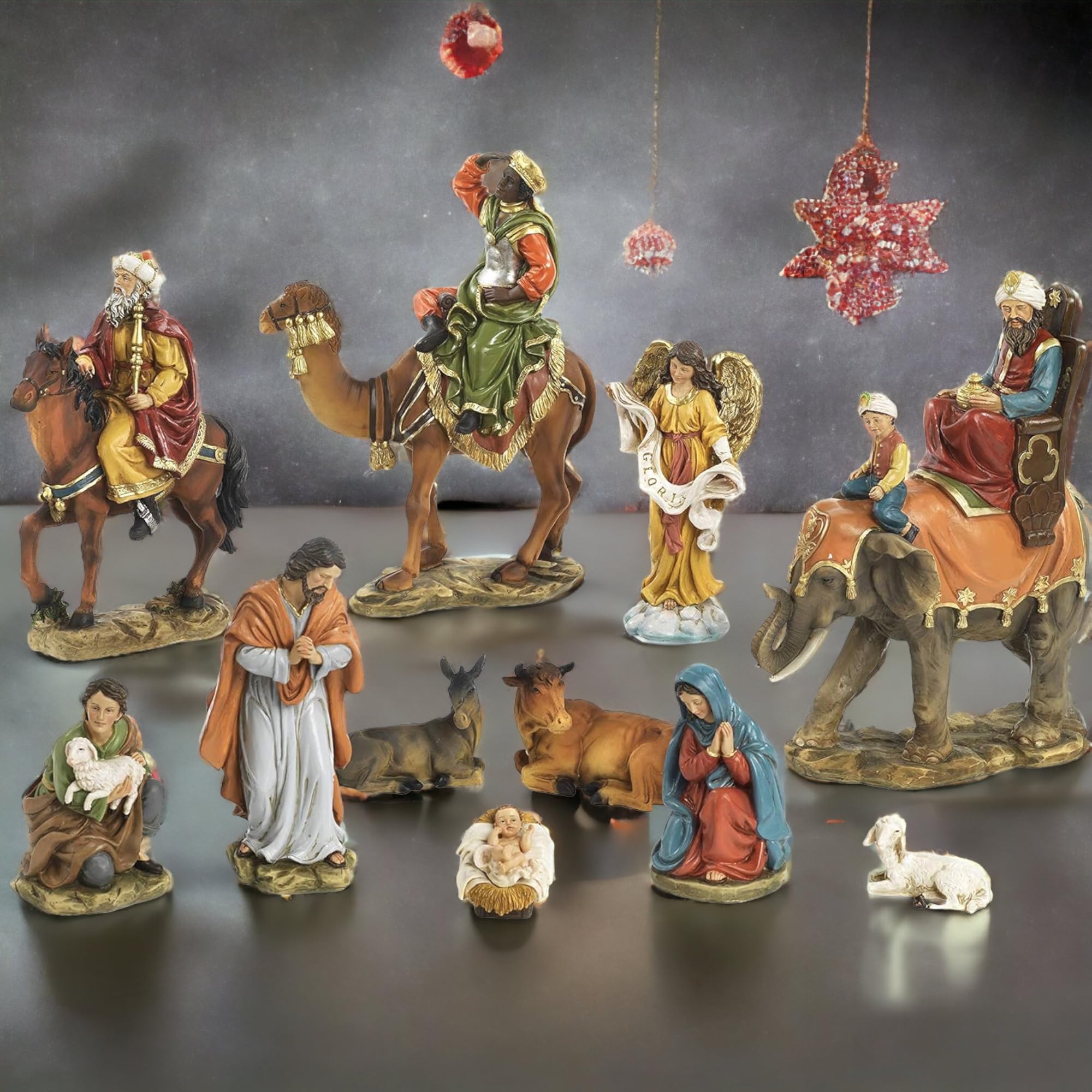 Generico Presepe Natività Lusso con 10 soggetti Re Magi con ELEFANTI Fino a 20 cm CON BASE LEGNO Personaggi in Resina Giuseppe Maria Gesù Bambino, Bue e Asinello, Angelo, Pastore con Pecora