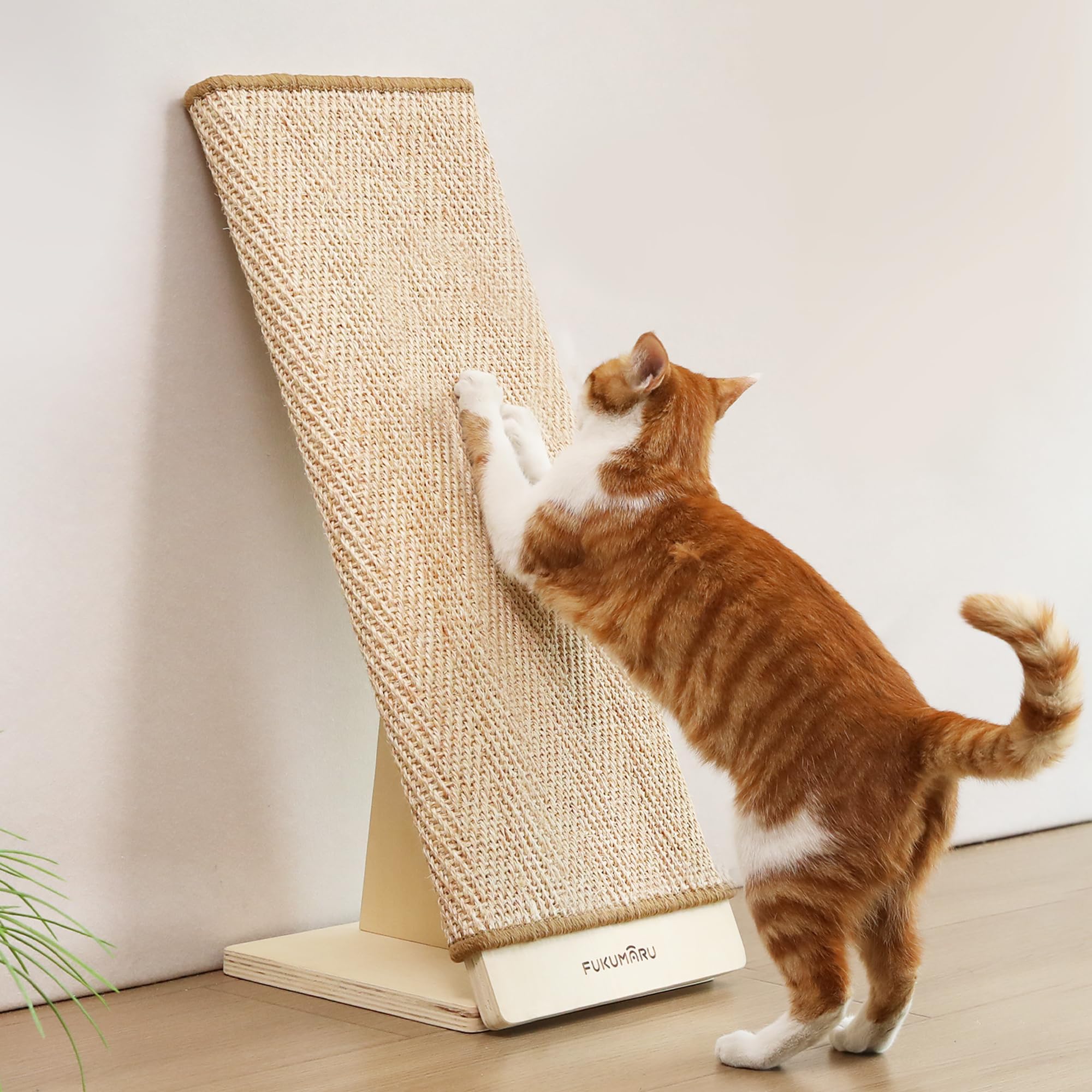 FUKUMARU Cat Scratcher, 60 cm Sisal Cat Scratching Post Ramp, Replaceable Scratching Mat for Indoor Cats, Wood Frame L Shape Wall Mounted Scratch, Cats Scratch Furniture Protector for Couch Sofa