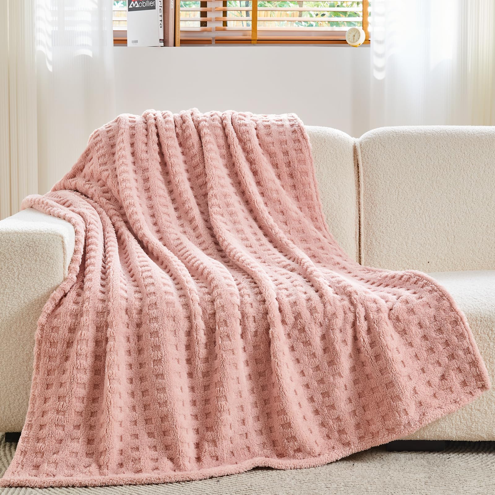 NEWCOSPLAY Super Soft Twin Blanket Pink Premium Silky Flannel Fleece 3D Checkered Lightweight Bed Blanket All Season Use (Pink Checkered, Twin(60"x80"))