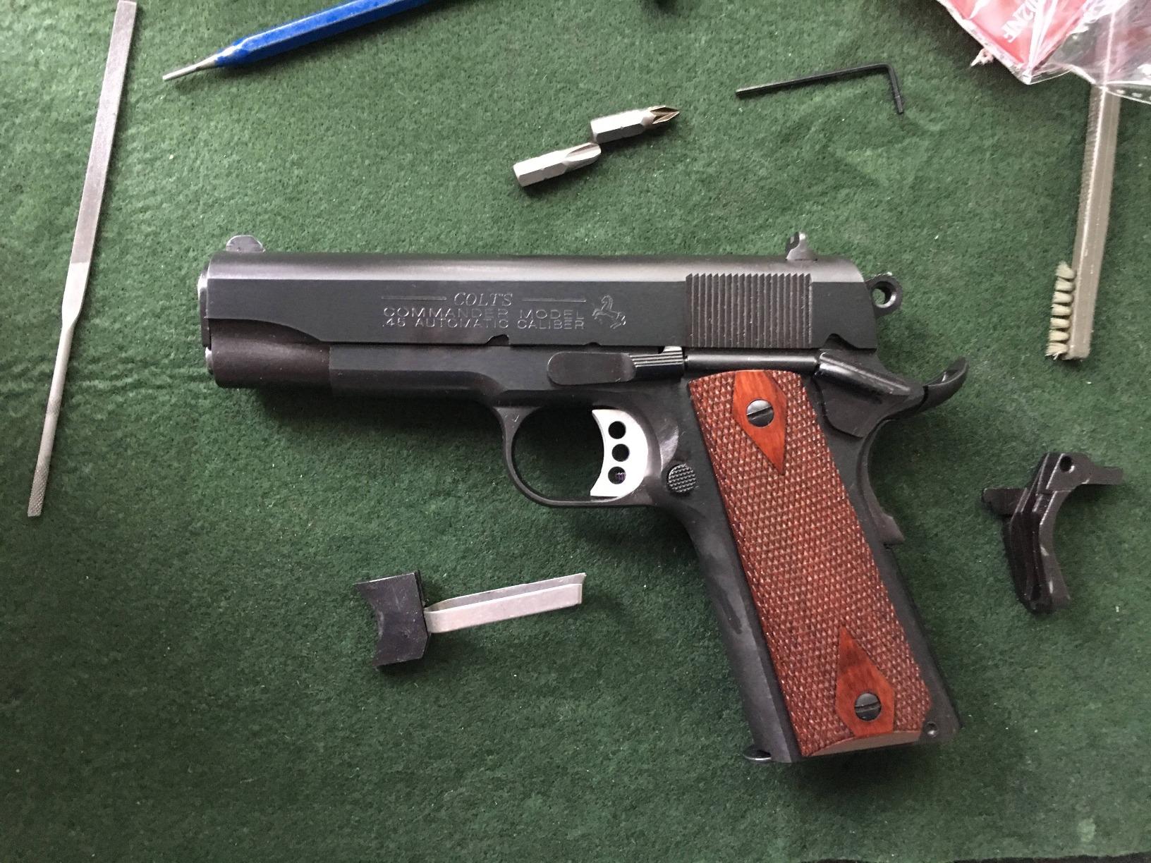 Prevents hammer bite and looks baller