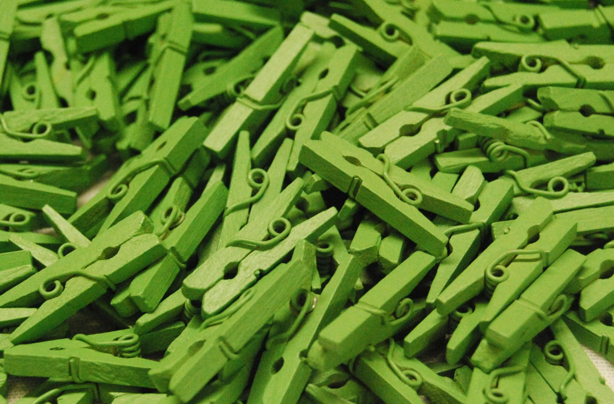 celloexpress Mini Wooden Crafts Pegs - Small Wood Clips - 35mm, Green, Pack of 500