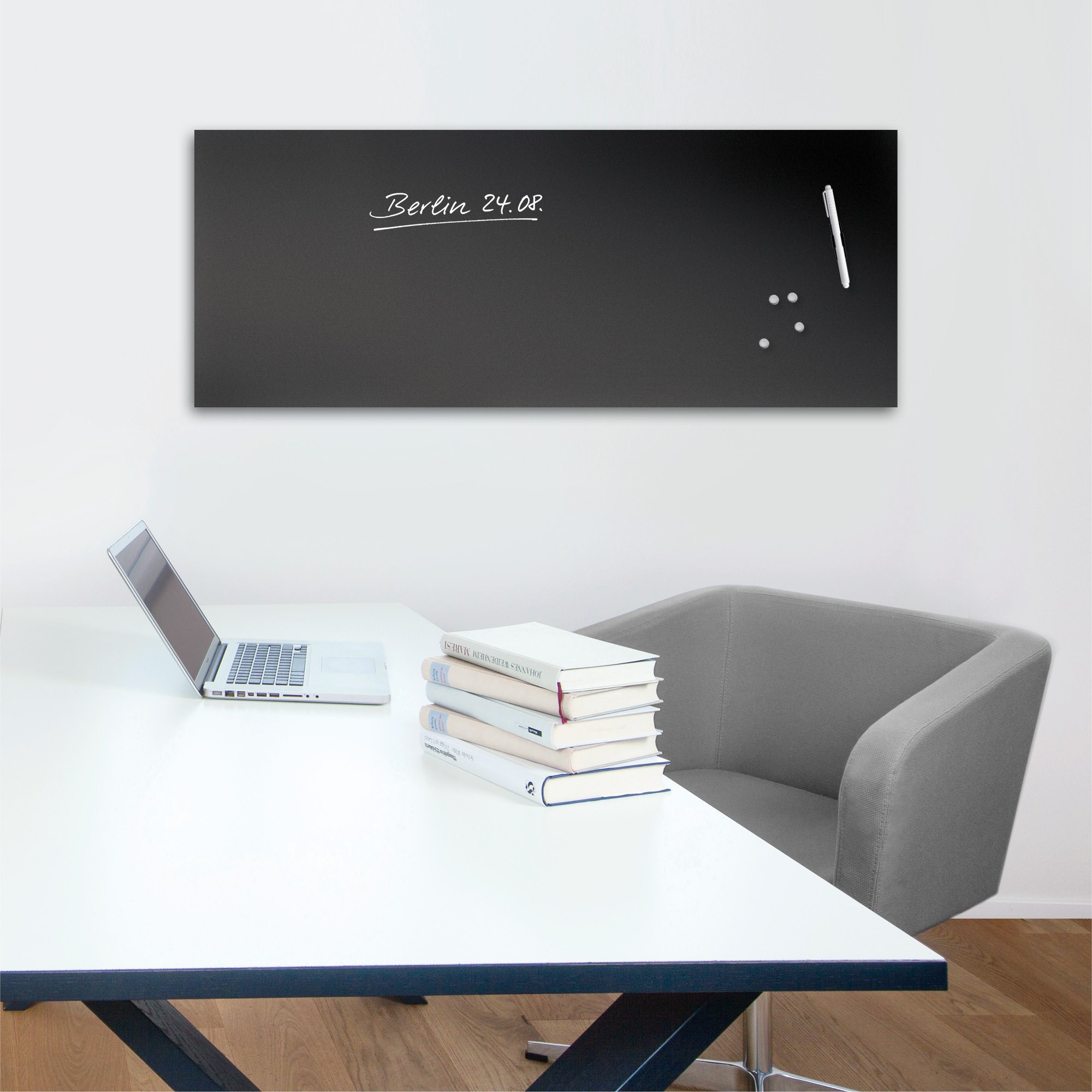 Eurographics MB-BLACK50125 Memo Board, Magnet- und Schreibtafel aus Glas, mit Kalender zur Monatsplanung, inklusive Stift und Magnete, 50 x 125 cm, schwarz