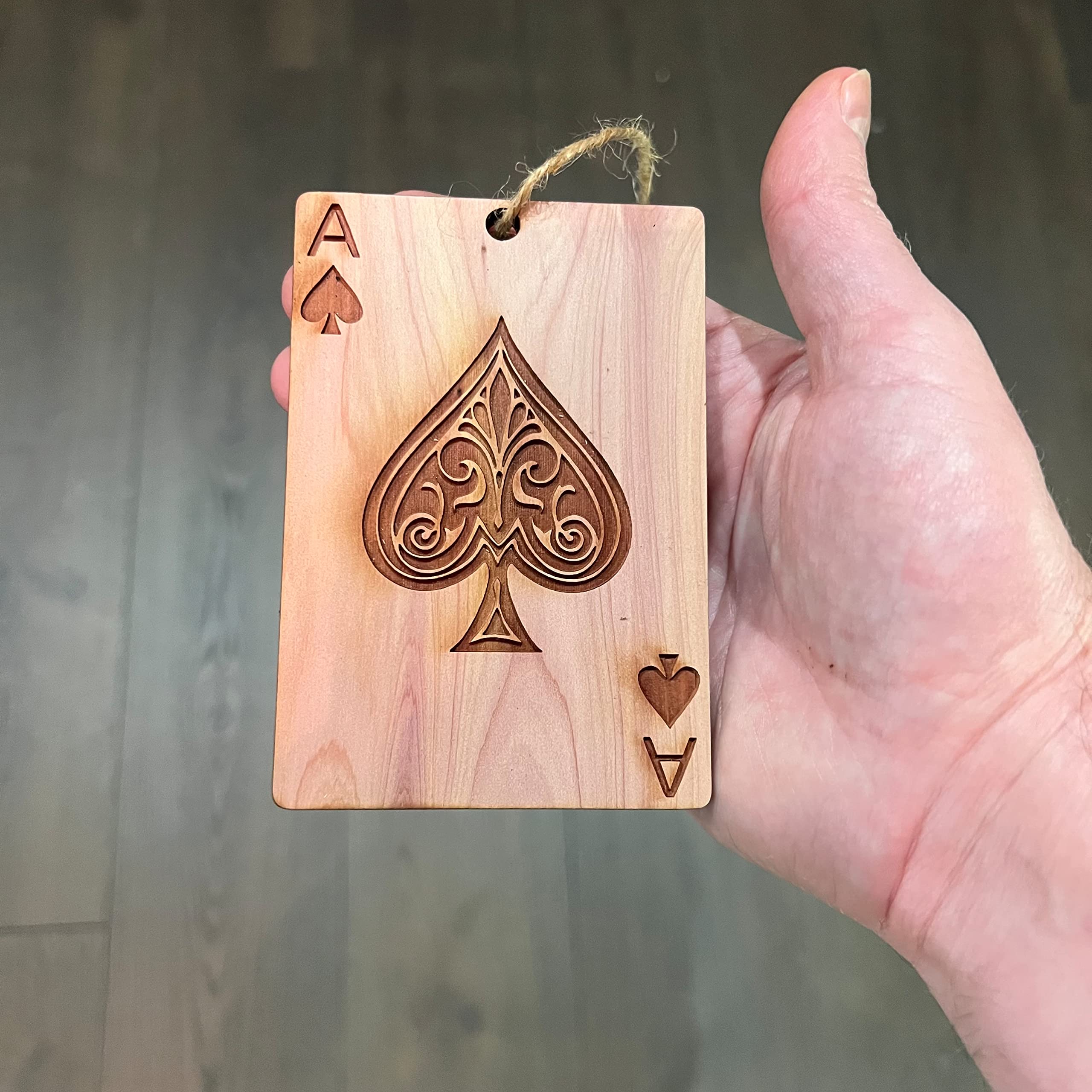 新品未使用のACE OF SPADES×PKCZ✖️38枚 Amazon.com: Ace of Spades Card - Cedar Ornament : Home & Kitchen