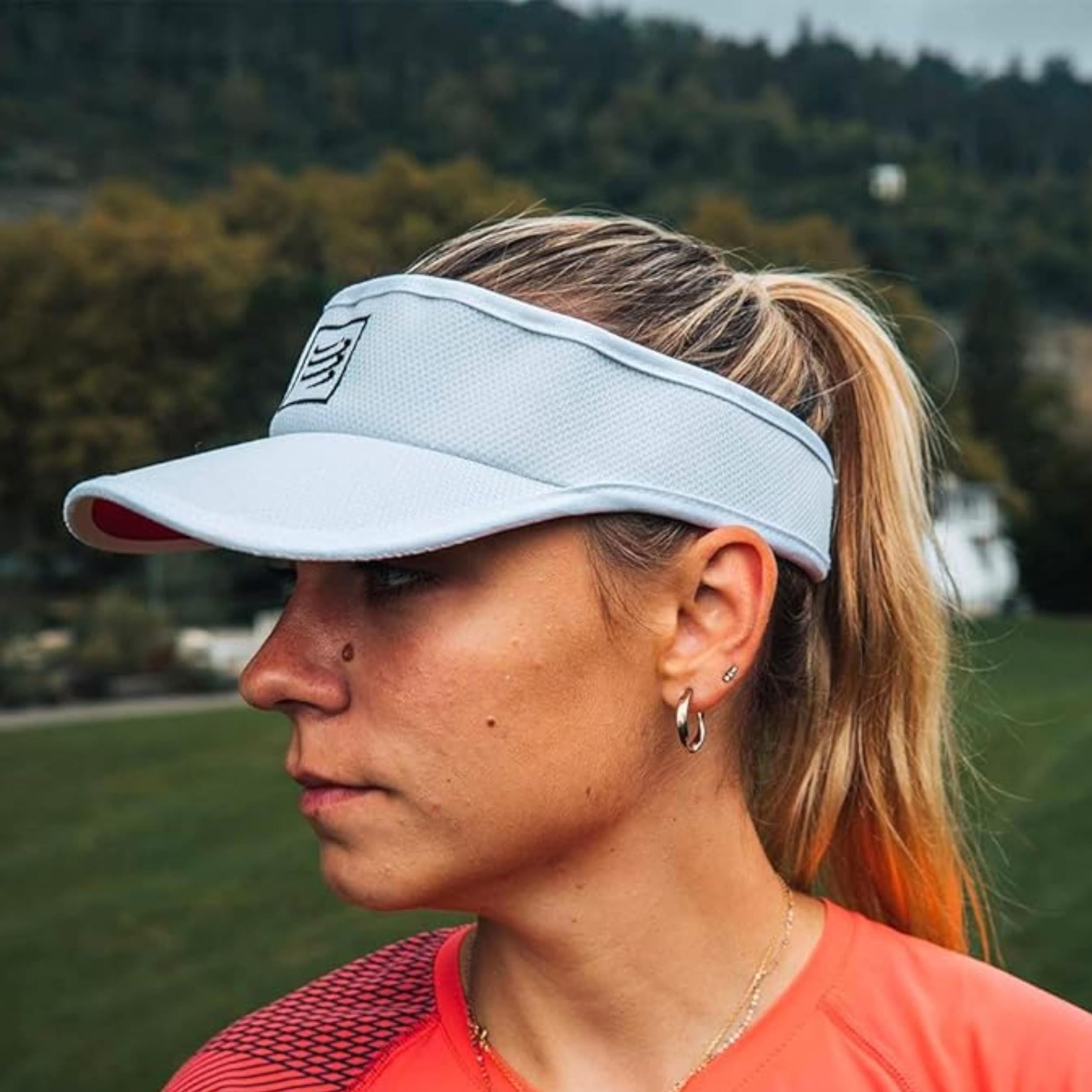 COMPRESSPORT Daszek, biały, Rozmiar uniwersalny