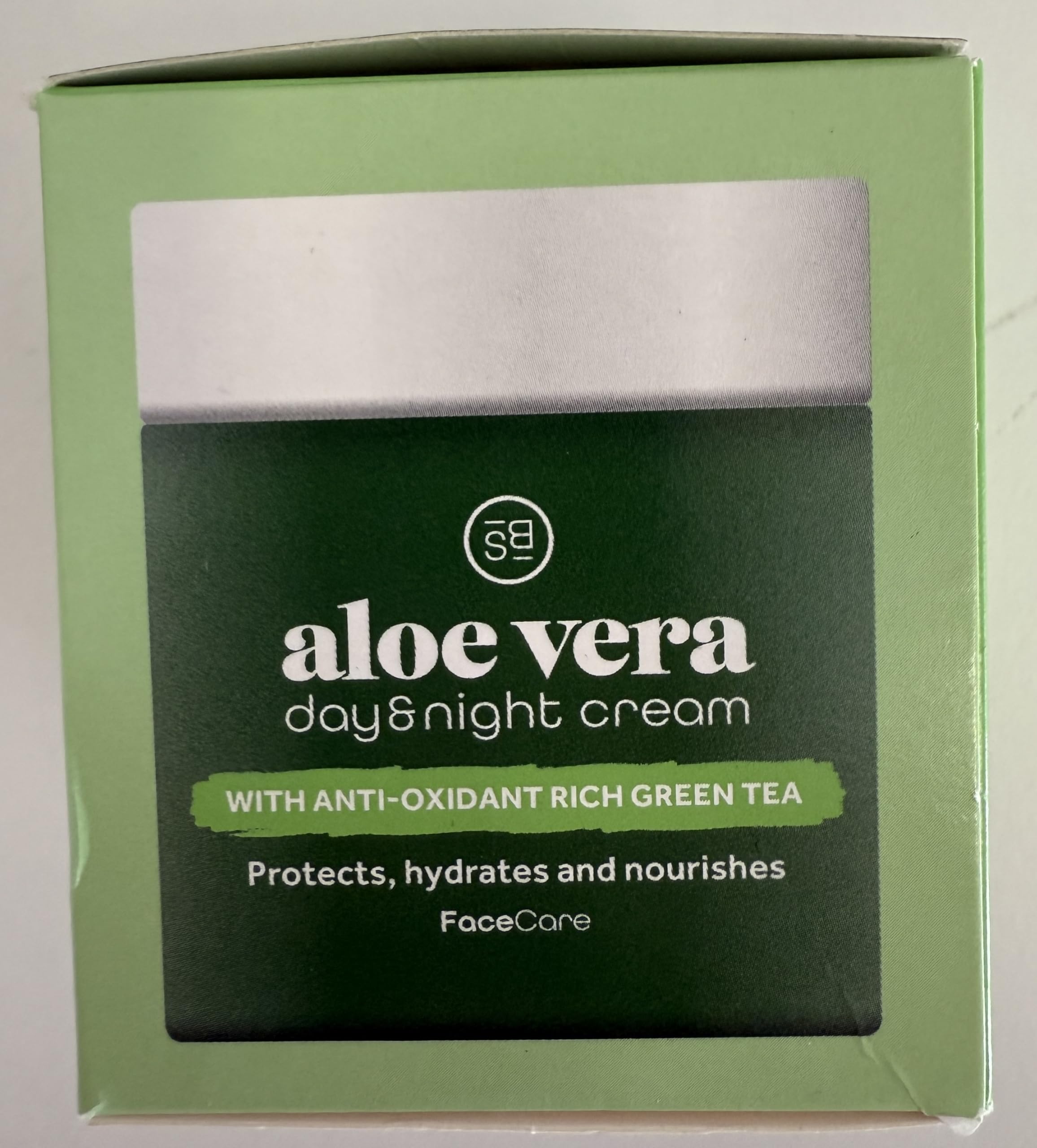 SkinBliss - Aloe Vera - day and night cream - protects - hydrates -  nourishes - with rich and antioxidant green tea. : Amazon.com.be: Beauty
