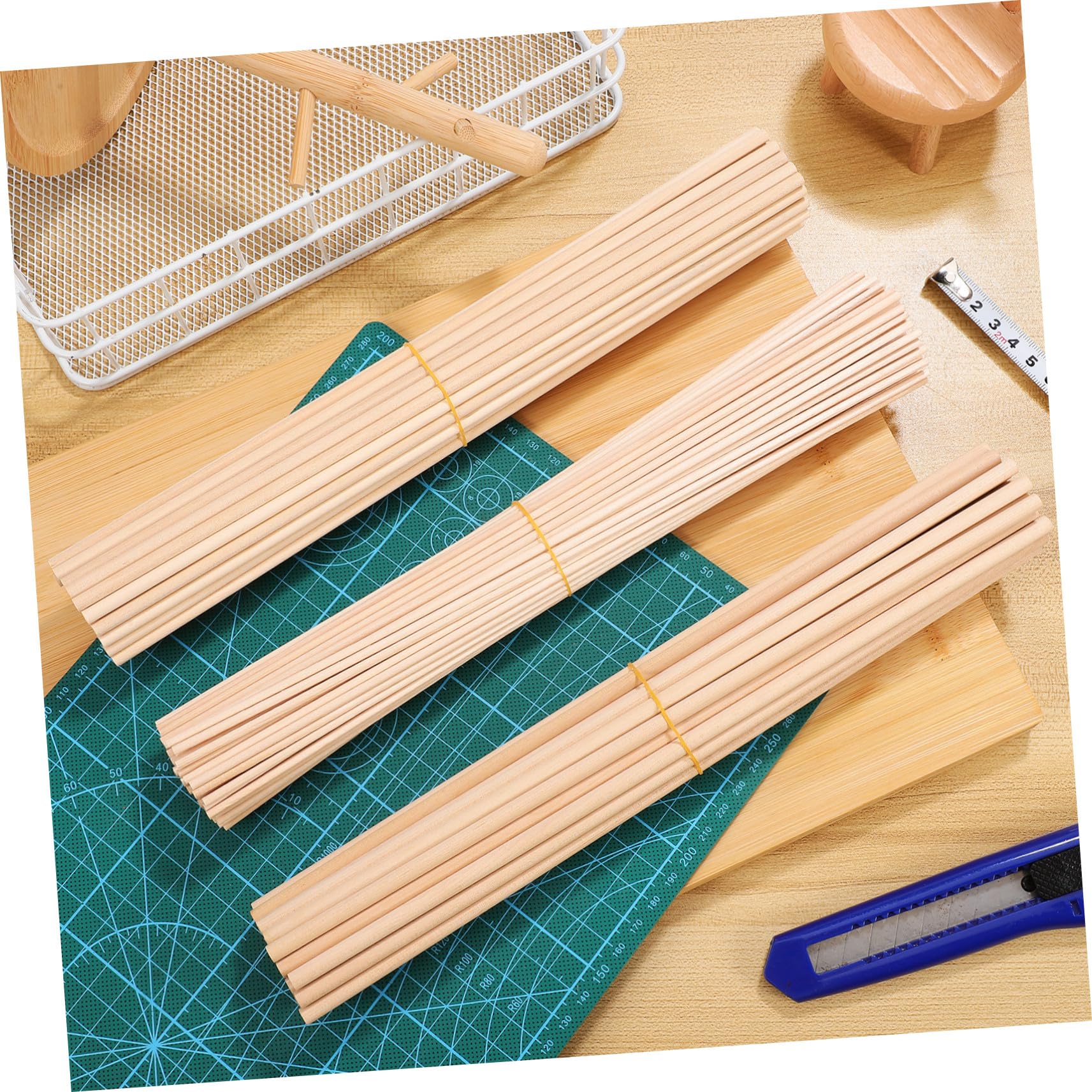 215 Stück Runde Holzstäbe Stabile und Leicht zu Verarbeitende Bastelholzstäbchen für Modellbau und Schule Naturbelassen und Vielseitig Einsetzbar