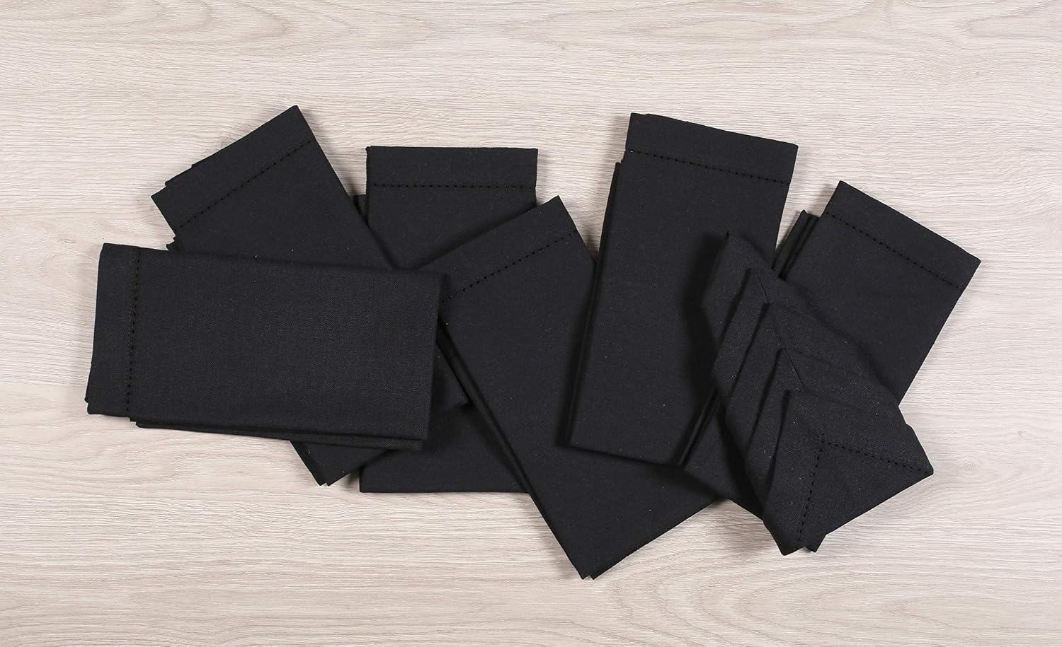 Everyday Cloth Dinner Napkins, Cloth Napkins, Cotton Cloth Wedding Cocktail Napkins for Christmas Daily Use & Events, Mitered Corners & Generous Hem, Machine Washable - 18x18 Inch 12 Pack - Black