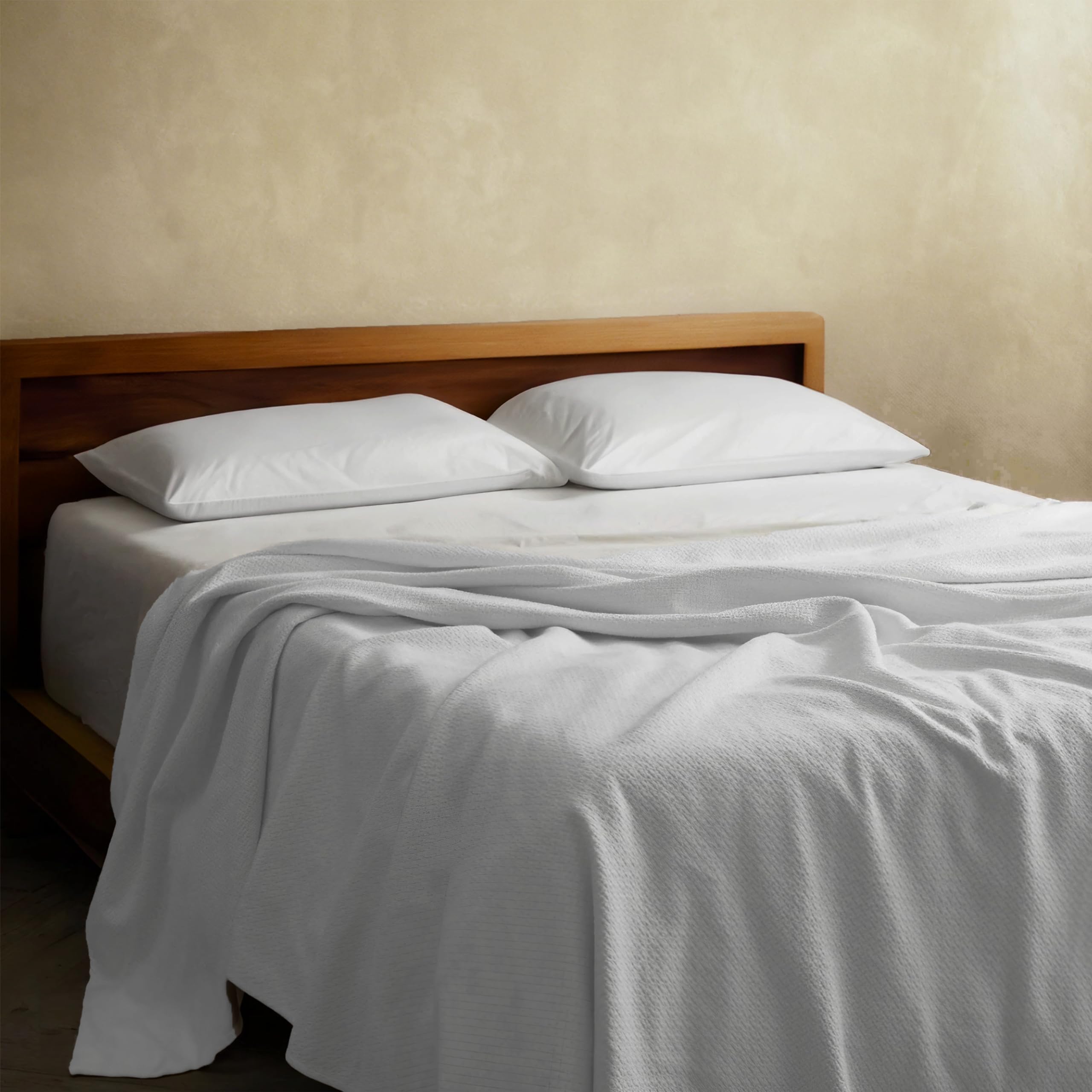 Sleep & Beyond100% Organic Cotton Honeycomb Blanket | Jacquard Weave | Soft Breathable and Nature-Friendly Reversible Design| Comfortable Sleep for All Seasons |Twin Size - Crisp White