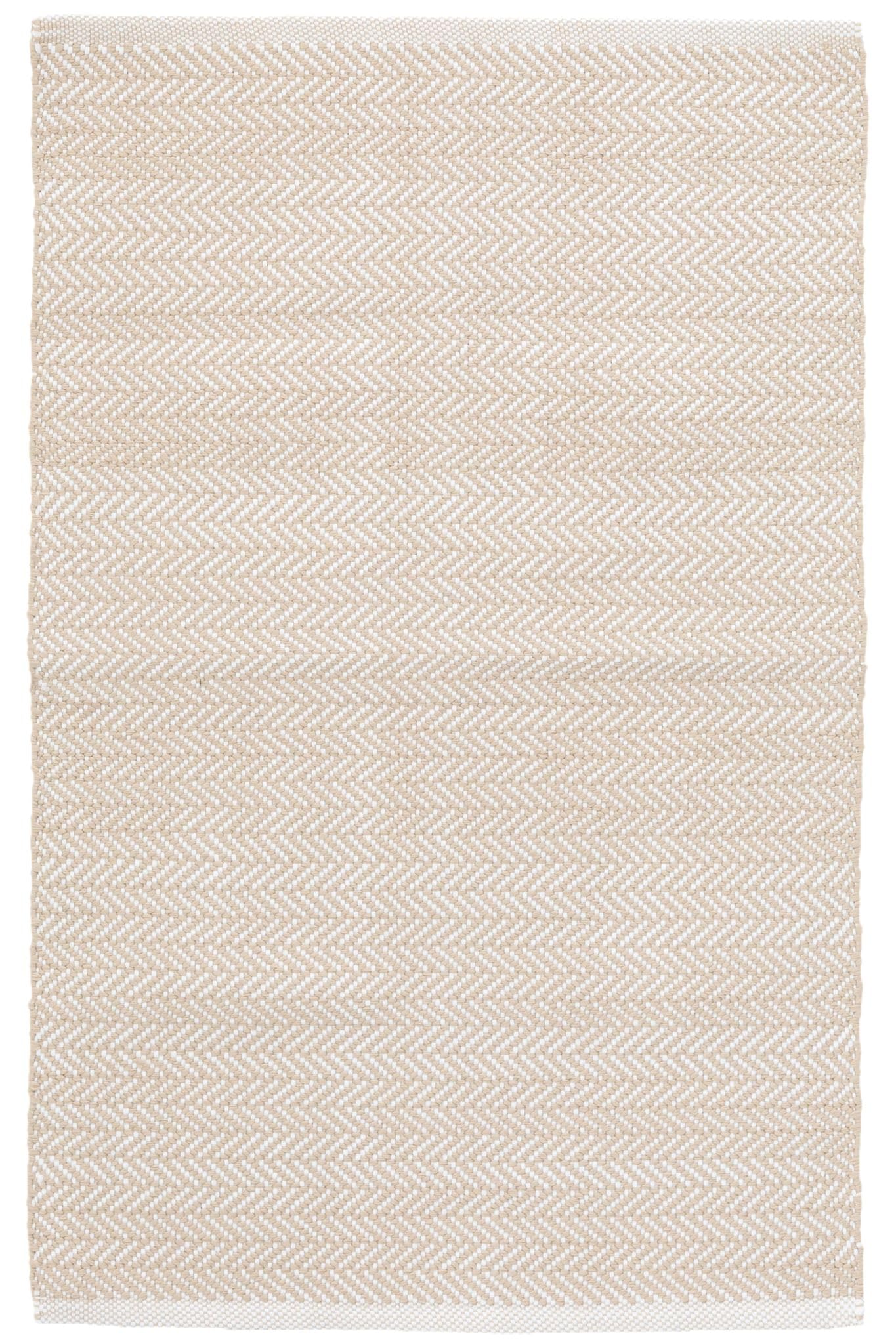 Dash and Albert Herringbone Indoor/Outdoor Area Rug - 5' x 8' Linen & White Geometric Handwoven Washable Accent Rug Durable, Fade Resistant, High