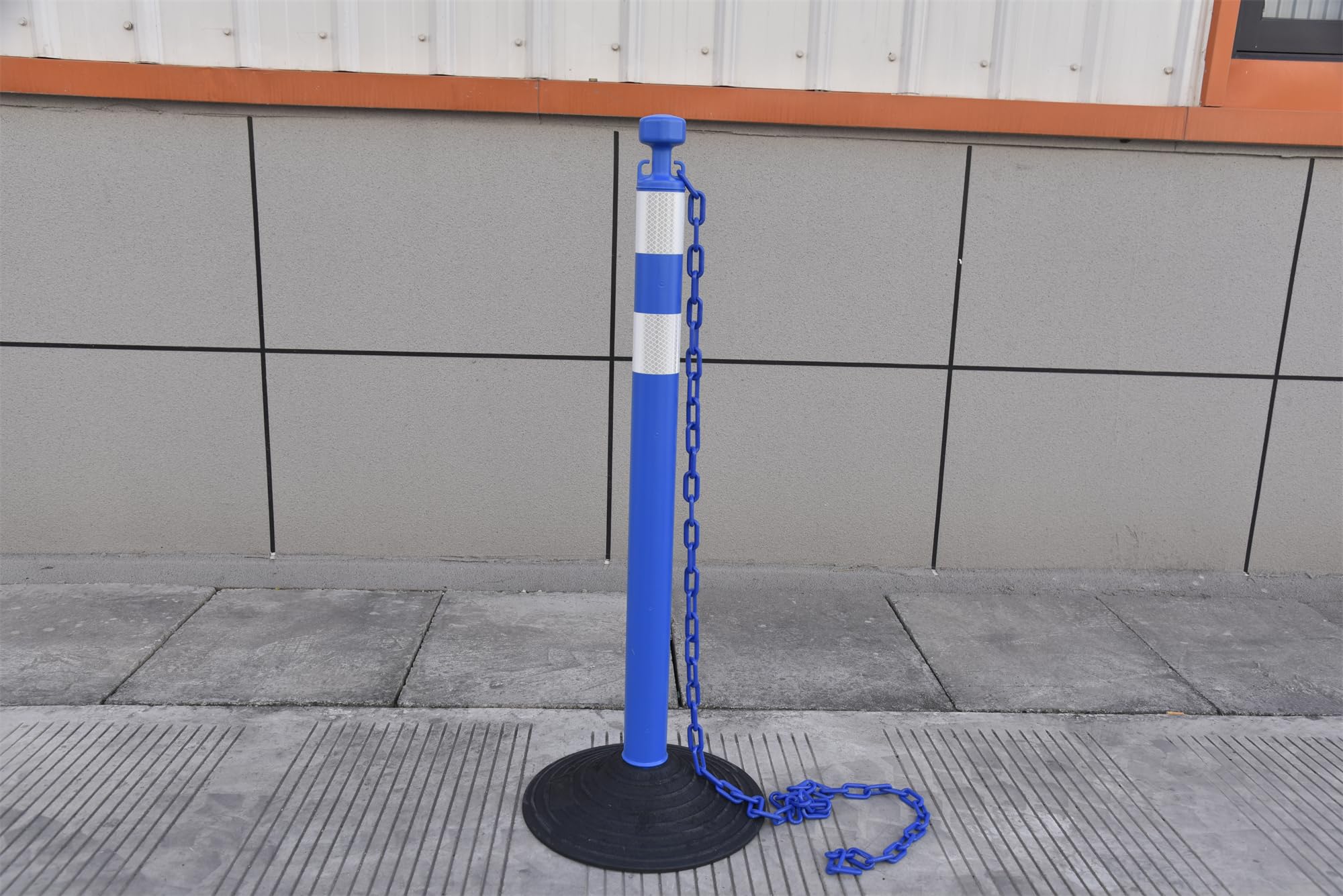 Set de 6 postes de seguridad de 99,6 cm con cadenas de plástico de 2 m, portátiles, para delimitación de áreas, obras, parkings y eventos (Azul y blanco)