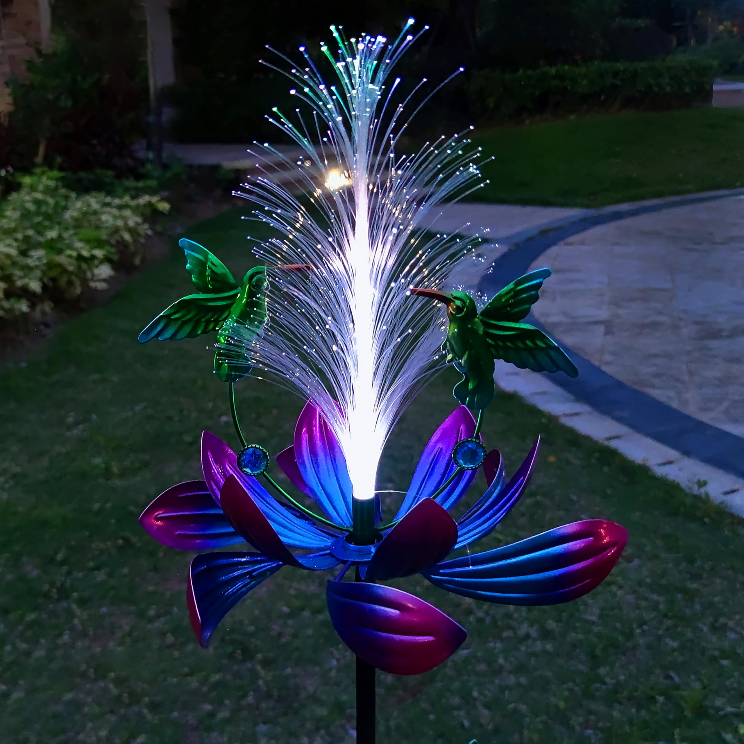 Fleur de lotus en métal lumineuse pour illuminer vos soirées de cour