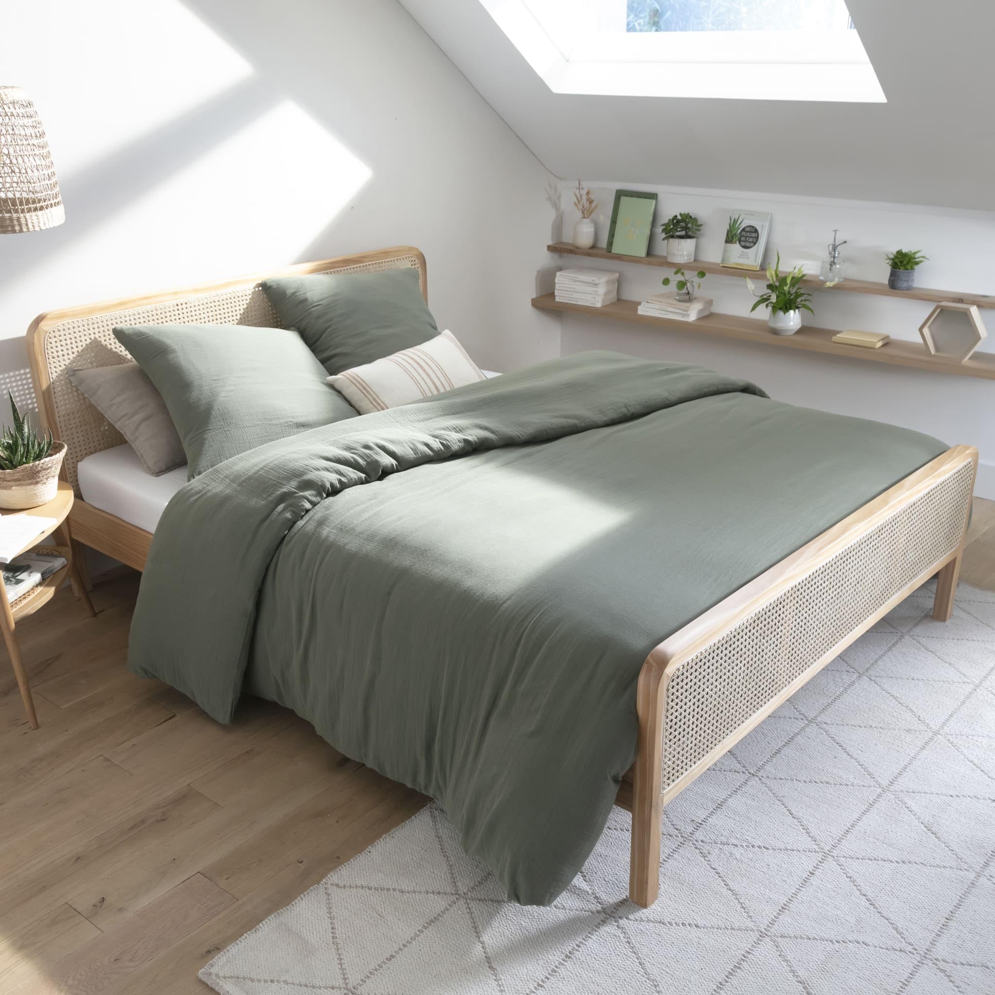 Terre de Nuit Lit Adulte en pin Massif Naturel avec véritable cannage Anna 140x190 - LT17018