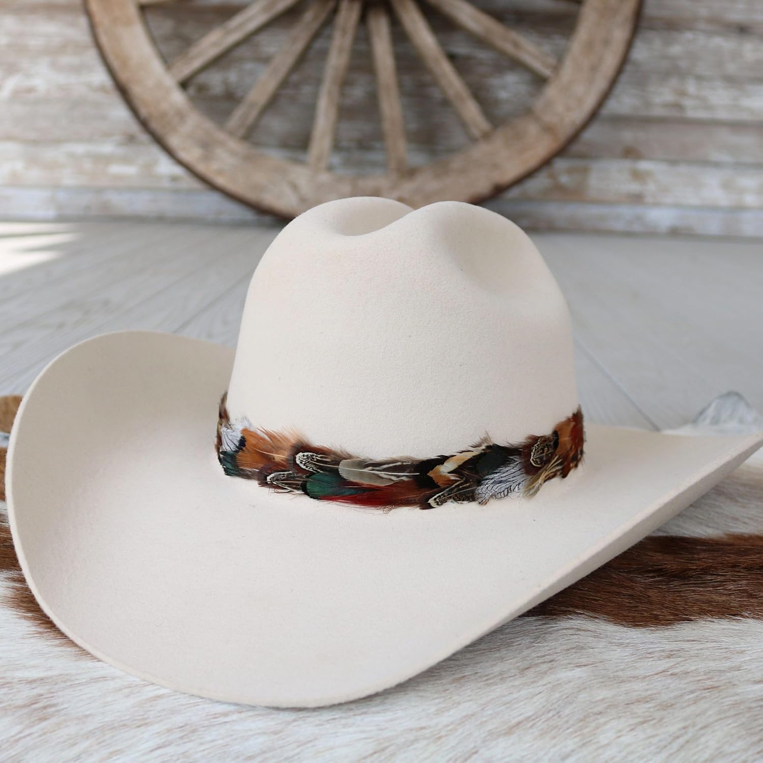 Vistoso Western Feather Hat Band for Cowboy Hats and Fedoras for Men and Women Adjustable Leather Tie Natural Feathers (3 Cm Wide) Handmade Rustic Accessory