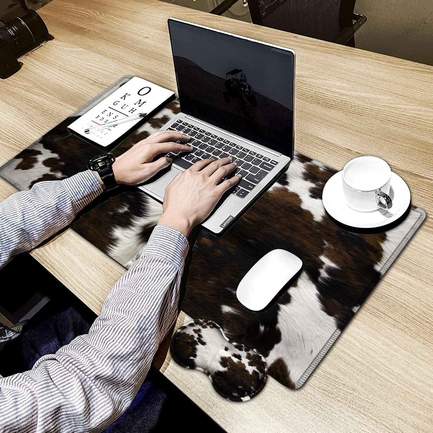 Large Gaming Mouse Pad, 31.5x11.8 in Extended Computer Mouse Mat with Non-Slip PU Base, Ergonomic Memory Foam Keyboard Wrist Rest, for Work & Gaming, Brown and White Cow Hair Office Desk Pad