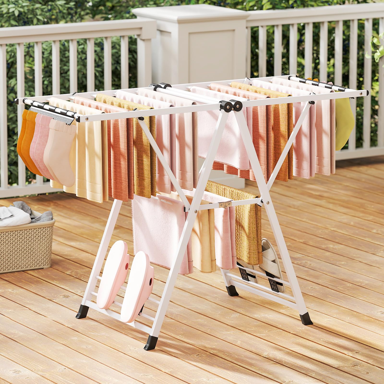 GIANTEX Étendoir à Linge Pliable, Ailes Réglable en Hauteur, 16 Barres de Séchage, Pinces pour Chaussettes, Repose-Chaussures, Séchoirs à Linge en Métal pour Intérieur et Extérieur