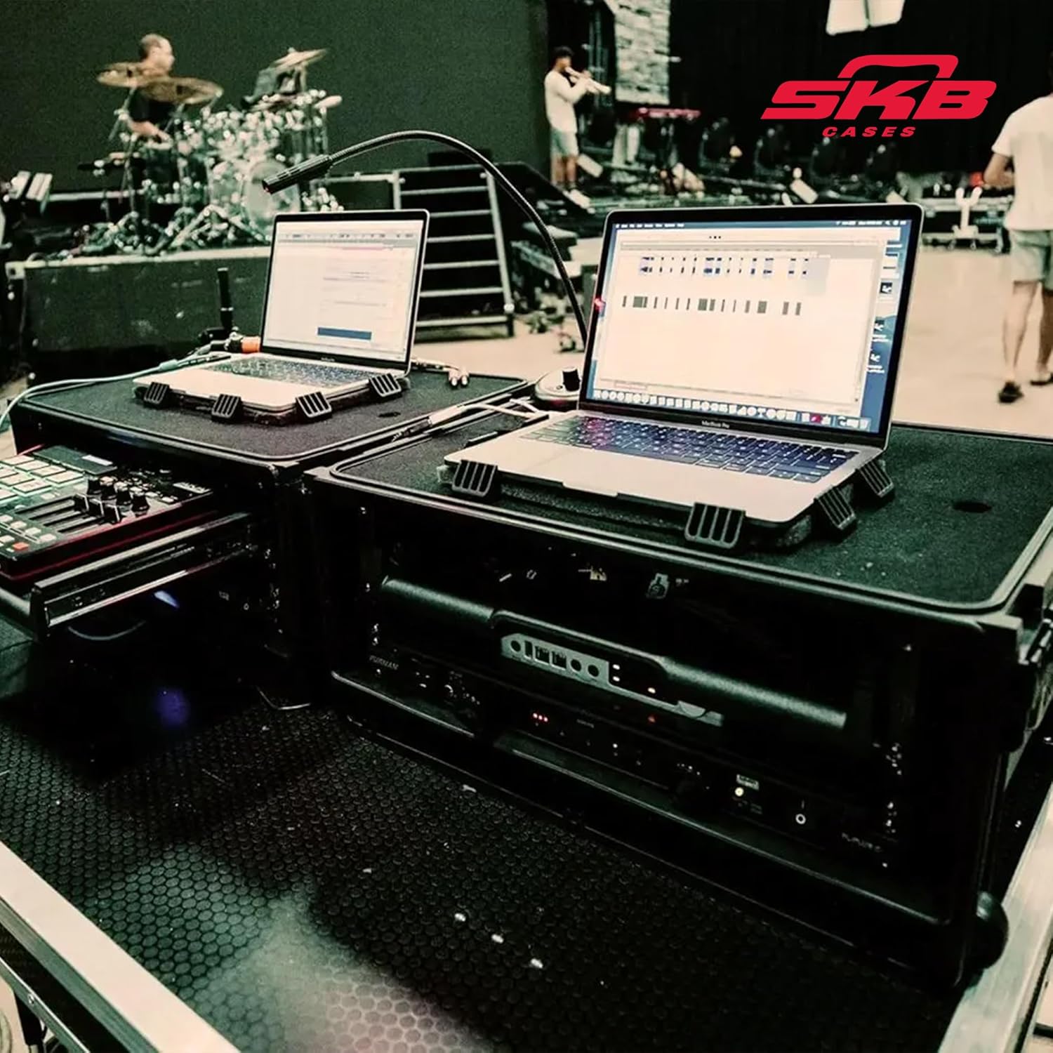 SKB Studio Flyer Rack Case 4U - Durable Mobile Studio Solution with Injection Molded Shell, TSA Locks, and Wheels for Musicians, DJs, and Producers - Securely Transport and Protect Your Gear