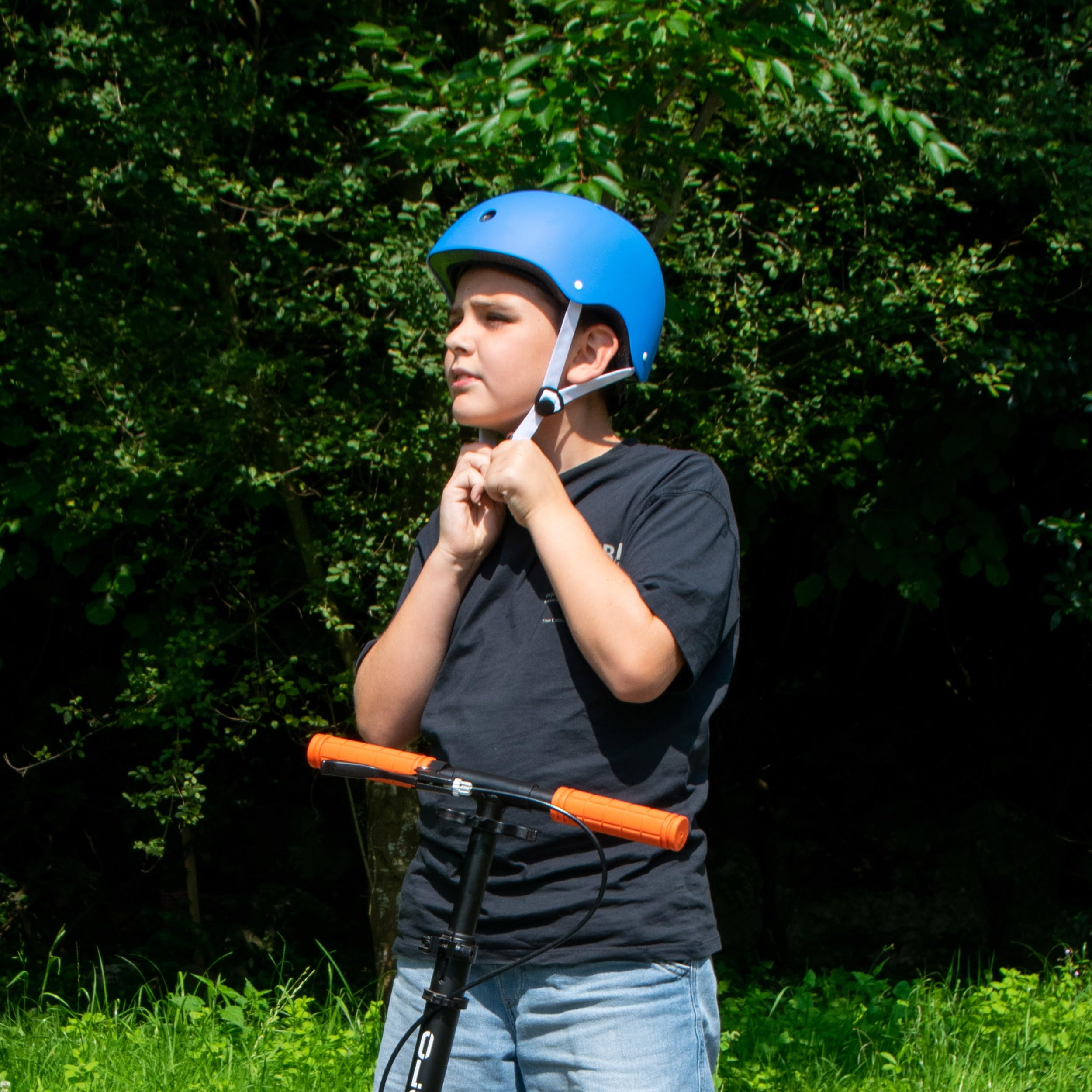 OLSSON Casco Infantil Kit Protecciones ABS EPS Forro Desmontable Lavable Tamaño Ajustable 11 Rejillas Ventilación