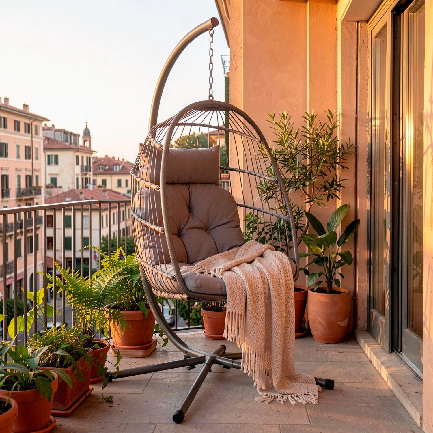 Poltrona Sospesa Da Giardino Pieghevole In Metallo Con Cuscino Imbottito Design Moderno Per Terrazzo Balcone Veranda Patio Facile Montaggio Portata Fino A 130 Kg 105 x 105 x 198 Cm Grigio Chiaro
