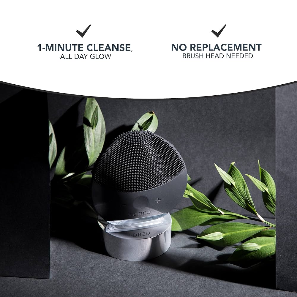 LUNA mini 2 ミッドナイト FOREO LUNA mini 2 Midnight Silicone Facial Cleansing Brush
