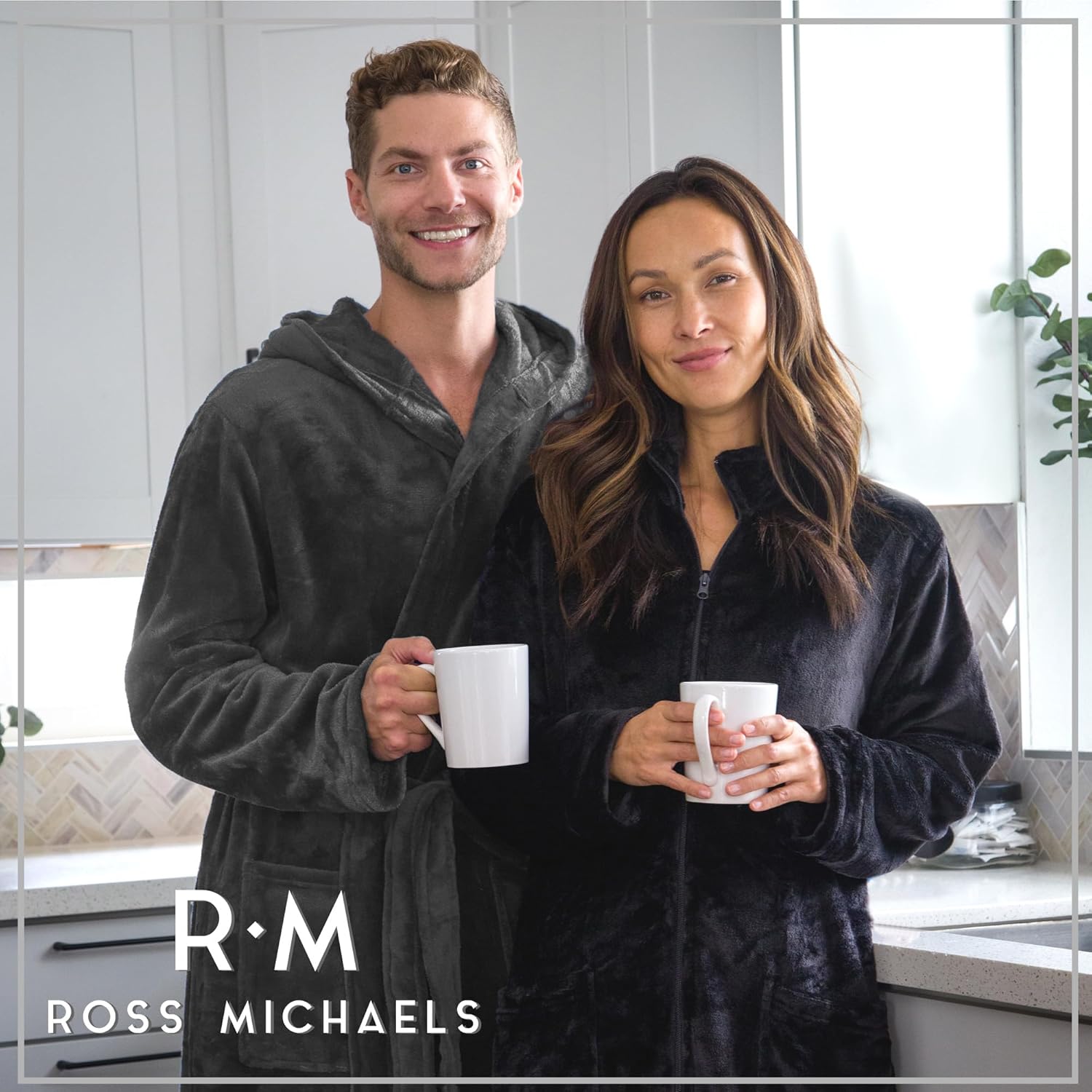 Ross Michaels Roupão masculino de luxo com capuz grande e alto – roupão de banho de lã de pelúcia longo com capuz e bolsos – presente para homens e adolescentes em promoção! Veja a oferta e mais achadinhos de Moda íntima 7 Hoje é o melhor dia para comprar Ross Michaels Roupão masculino de luxo com capuz grande e alto – roupão de banho de lã de pelúcia longo com capuz e bolsos – presente para homens e adolescentes com aquele preço maroto! Promoção! Aproveite a oferta! 7