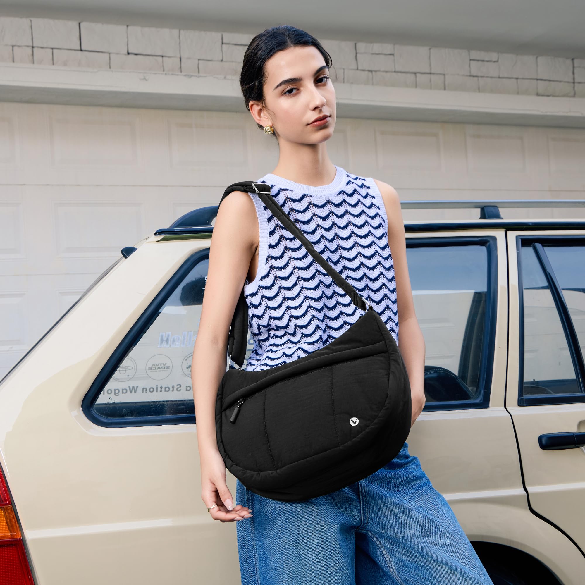 Karl Lagerfeld Paris Simone Crossbody, Black