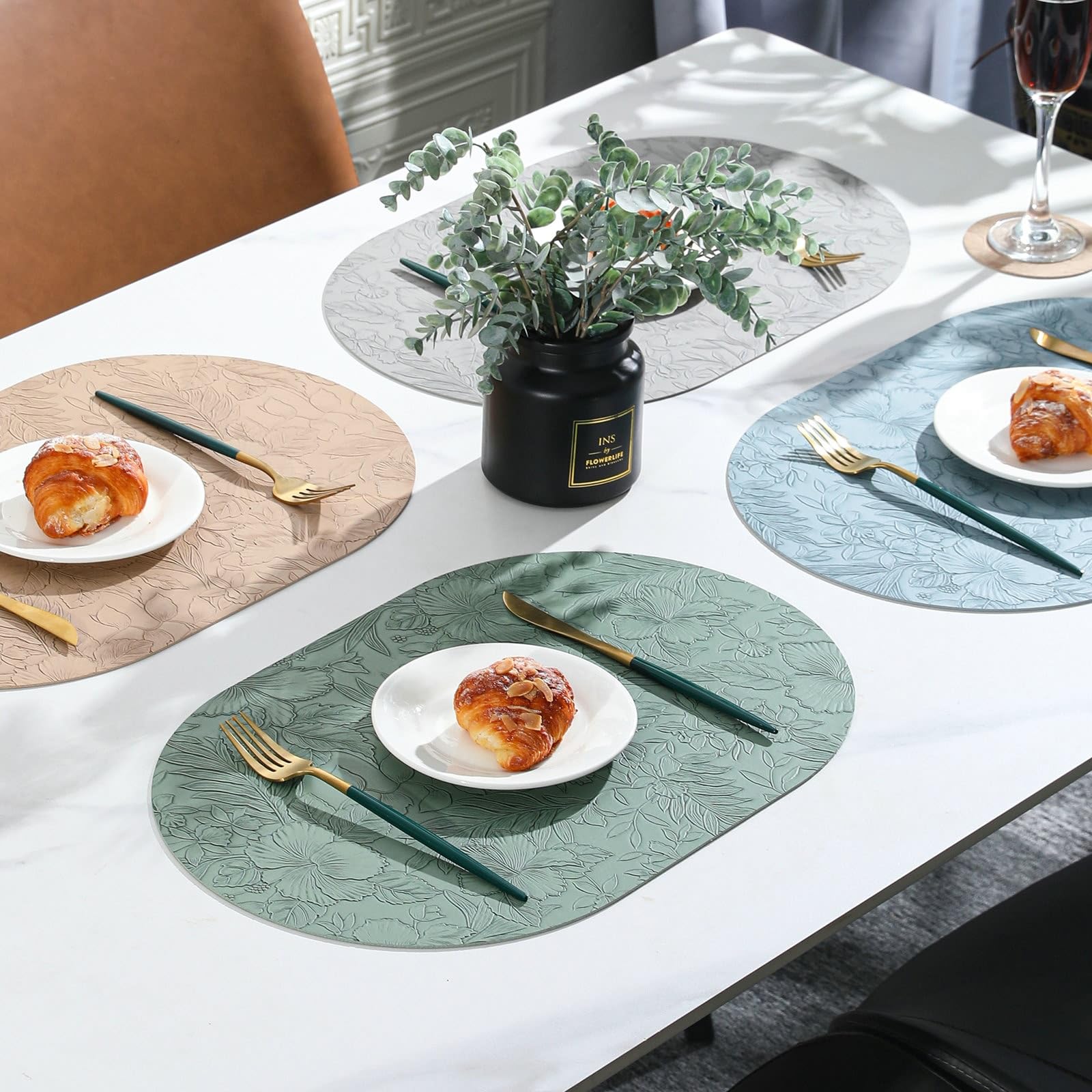 AMDXD Lot de 8 sets de table décoratifs - En cuir synthétique - Ovales - Motif floral - Lavables - Naturels - Carrés - Pour la maison, la cuisine, le restaurant, l'abricot - 30 x 43 cm