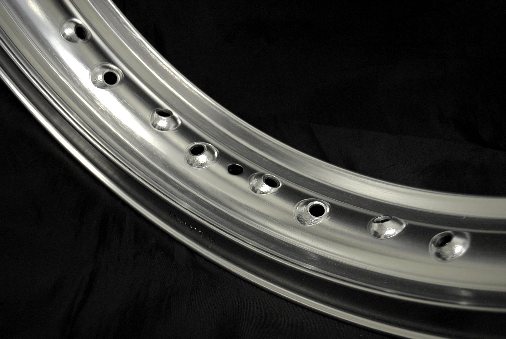 Amazon | 部品屋K&W 18インチ40本スポーク用アルミHリム P11244 | リム