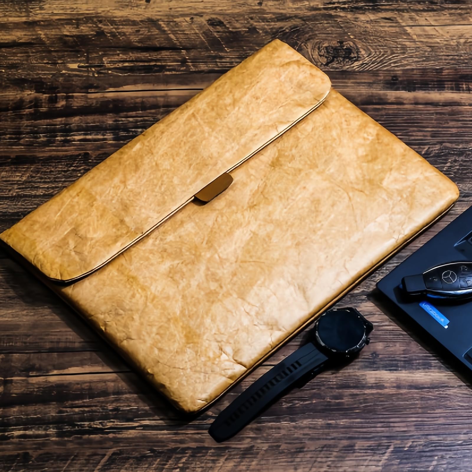 Papierowa kopertówka retro – przenośny pokrowiec na tablet i dokumenty z wodoodporną wkładką do pracy, szkoły i na prezent