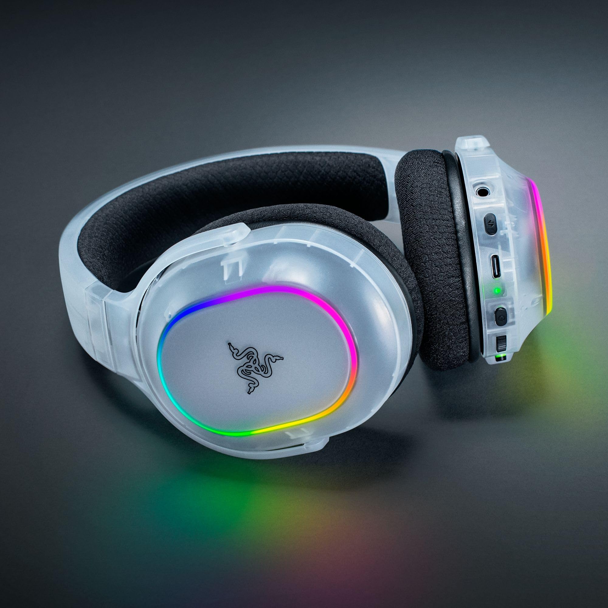 Razer Barracuda X Chroma Phantom White - Casque Gaming sans Fil Multi-Plateforme - 285g - Haut-parleurs Triforce 40mm - Double Connexion sans Fil HyperSpeed & Bluetooth - RGB | Édition Phantom White