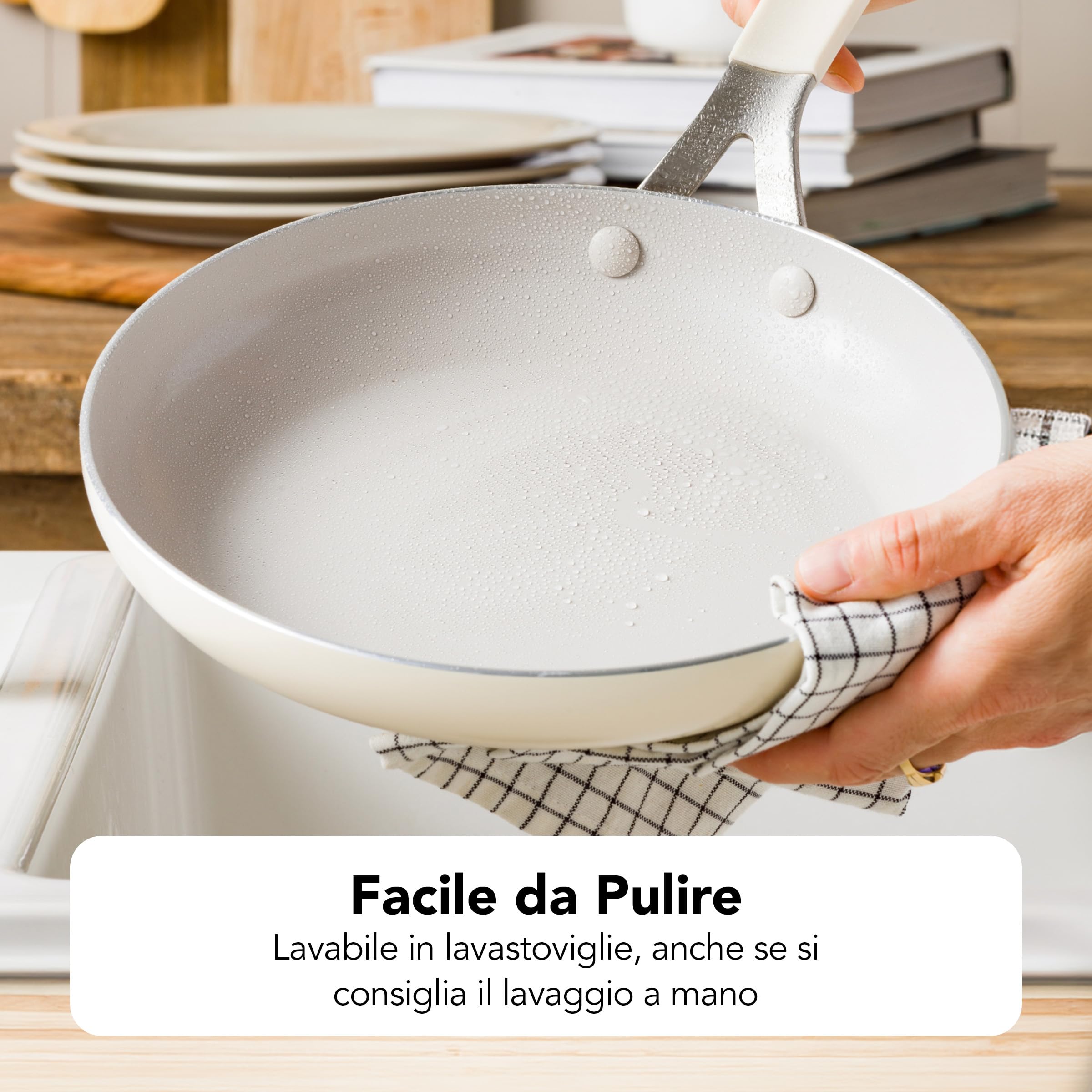KitchenAid Aluminium Casseruola con Coperchio Vetro Ceramica Antiaderente, 24 cm/4,91 L, Senza PFAS, Compatibile Induzione, Manico Acciaio Inox, Adatta Forno, Lavastoviglie, Nero
