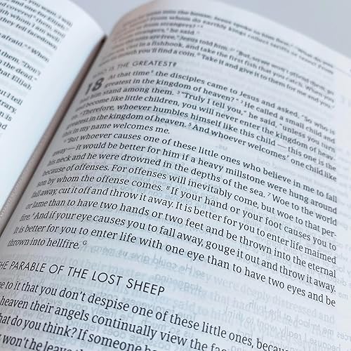 Miniatura 8 de CSB, She Reads Truth Bible, oro rosa, con letras a mano y grabado, grabado de nombre personalizado disponible, regalo personalizado para cumpleaños,