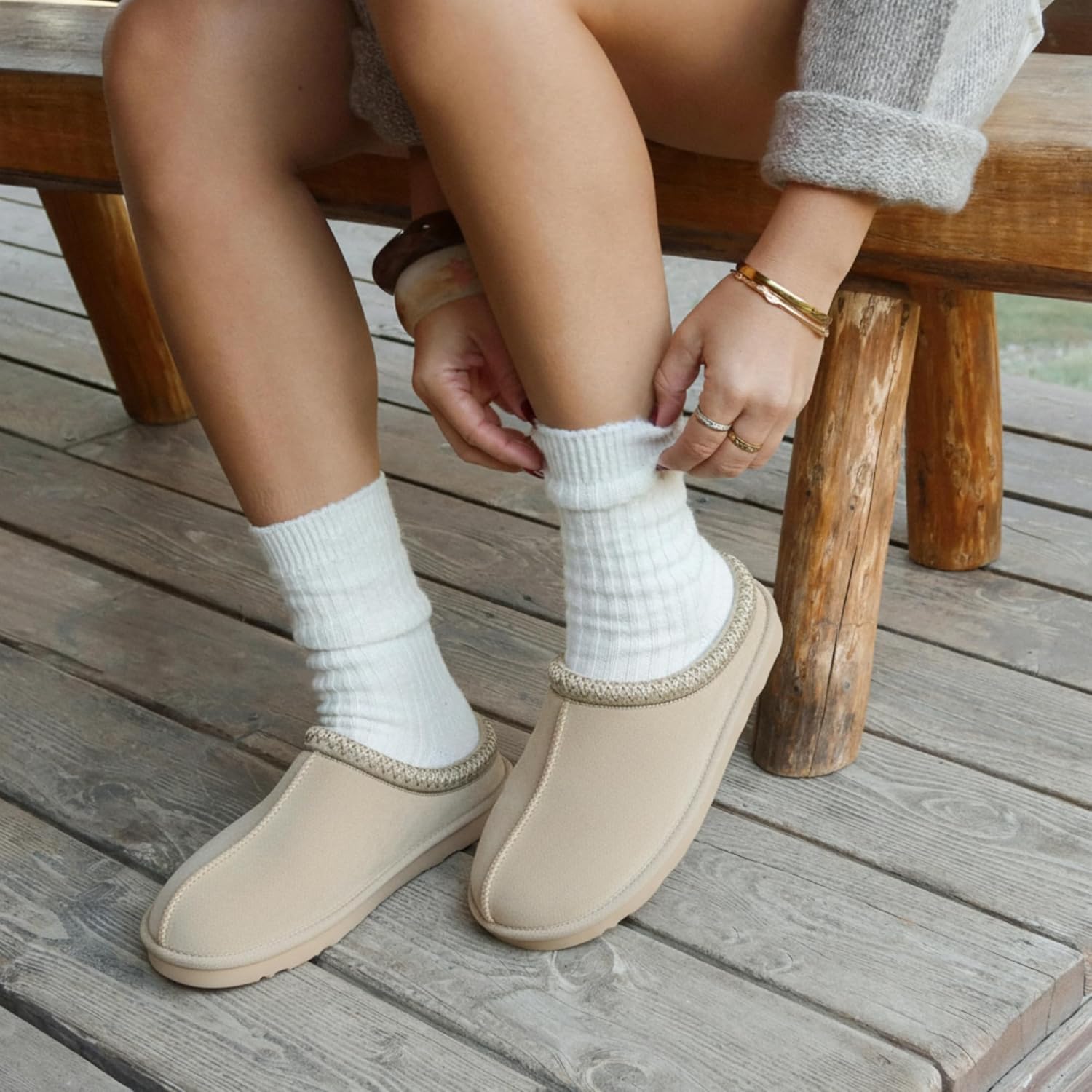 Women‘s Slippers Fuzzy Platform, Warm Winter House Slippers Indoor Outdoor, Slip On Faux Suede Fur Lined Cute Shoes (Brown/Black/Sand, US Women Size 6-9)