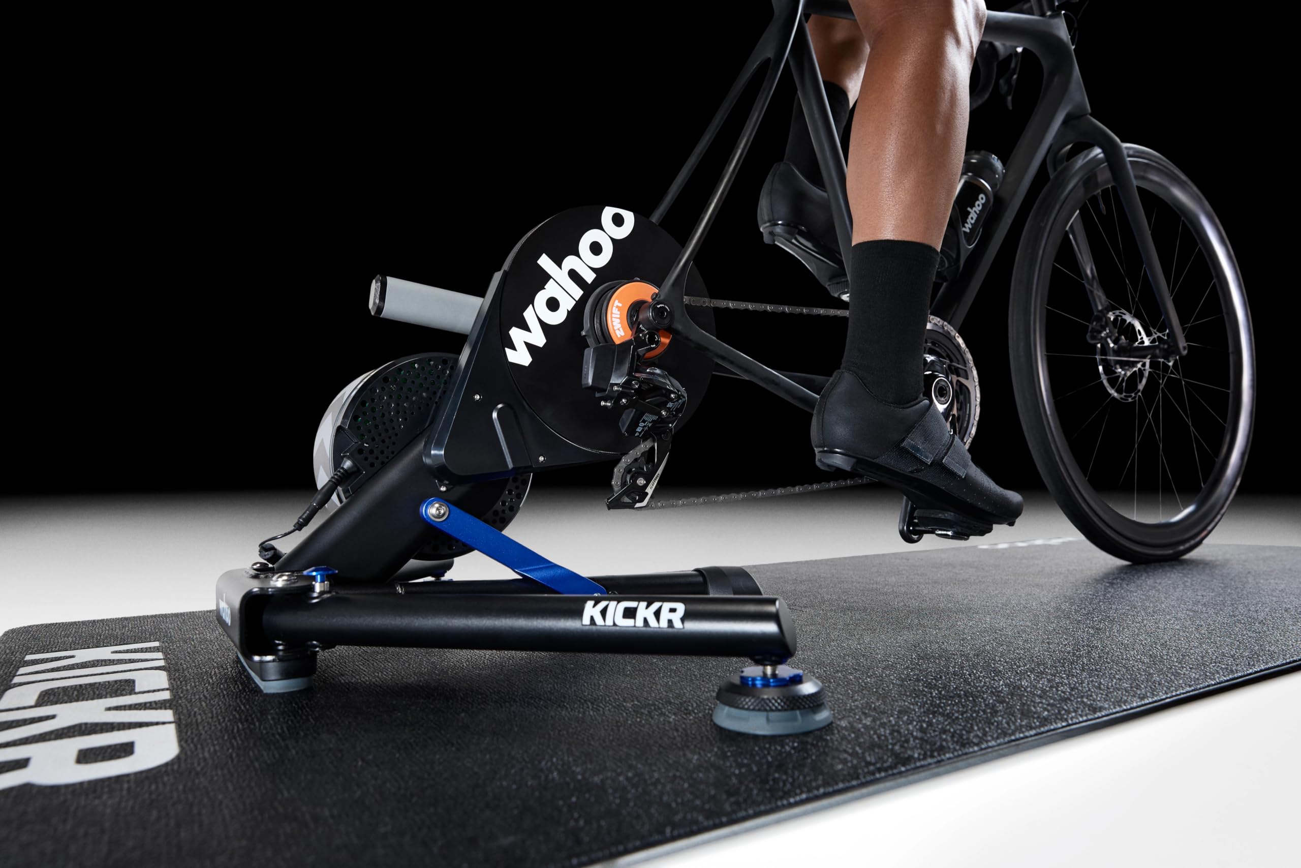 Amazon | Wahoo KICKR V6 Zwift Click and Cog スマートサイクリング