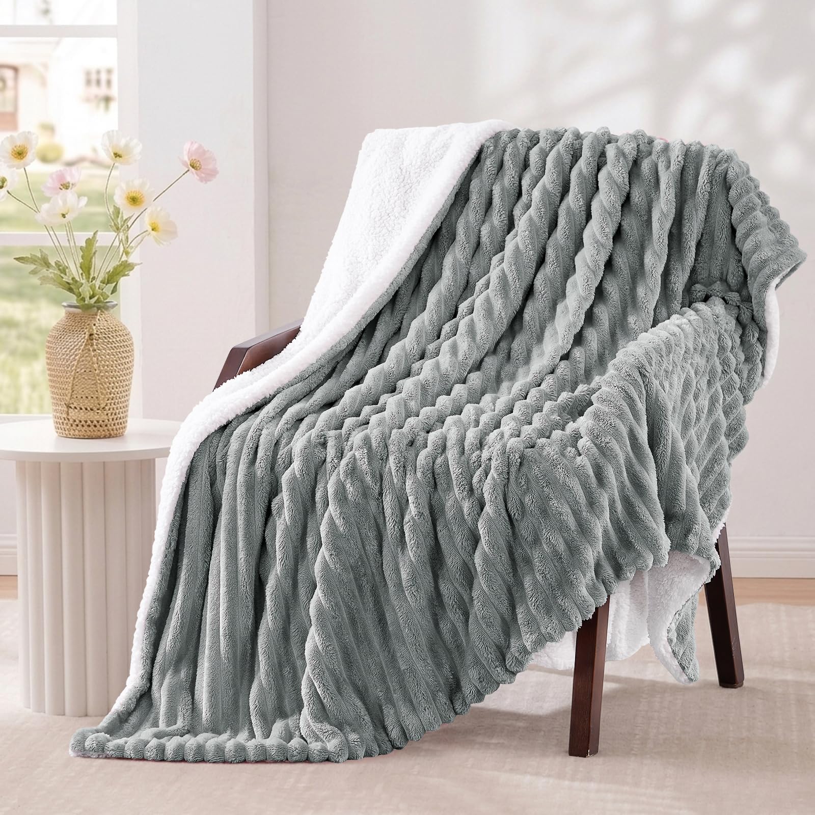 Aisbo Sherpa Fleece Throws for Sofas Single - Fluffy Bed Blanket, Grey
