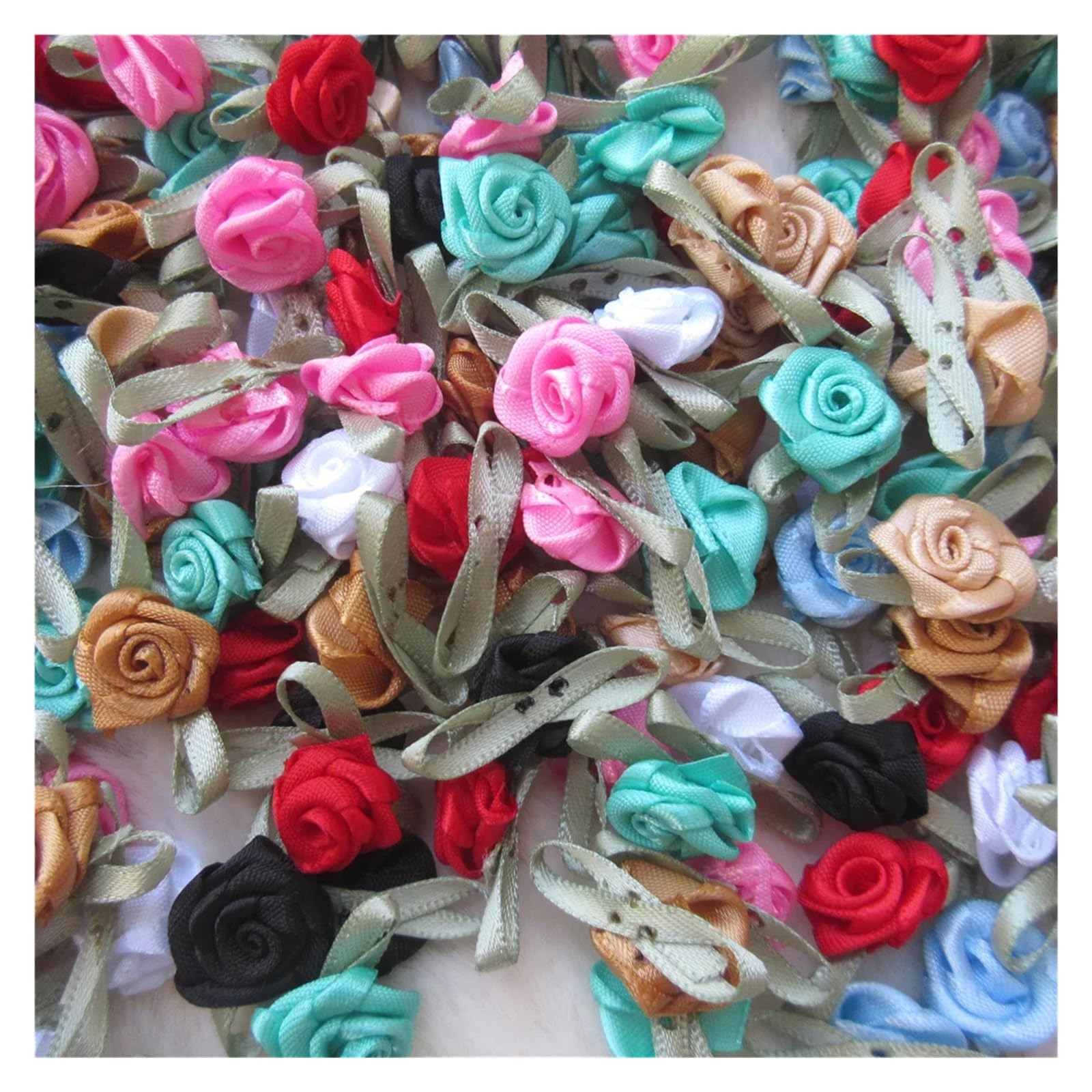 500 sztuk Sztuczny Jedwab Mini Róże Kwiatowe Głowy Zrób Satynową Wstążkę Ręcznie Robione Rzemiosło Scrapbooking Do Dekoracji Ślubnych Akcesoria(White)