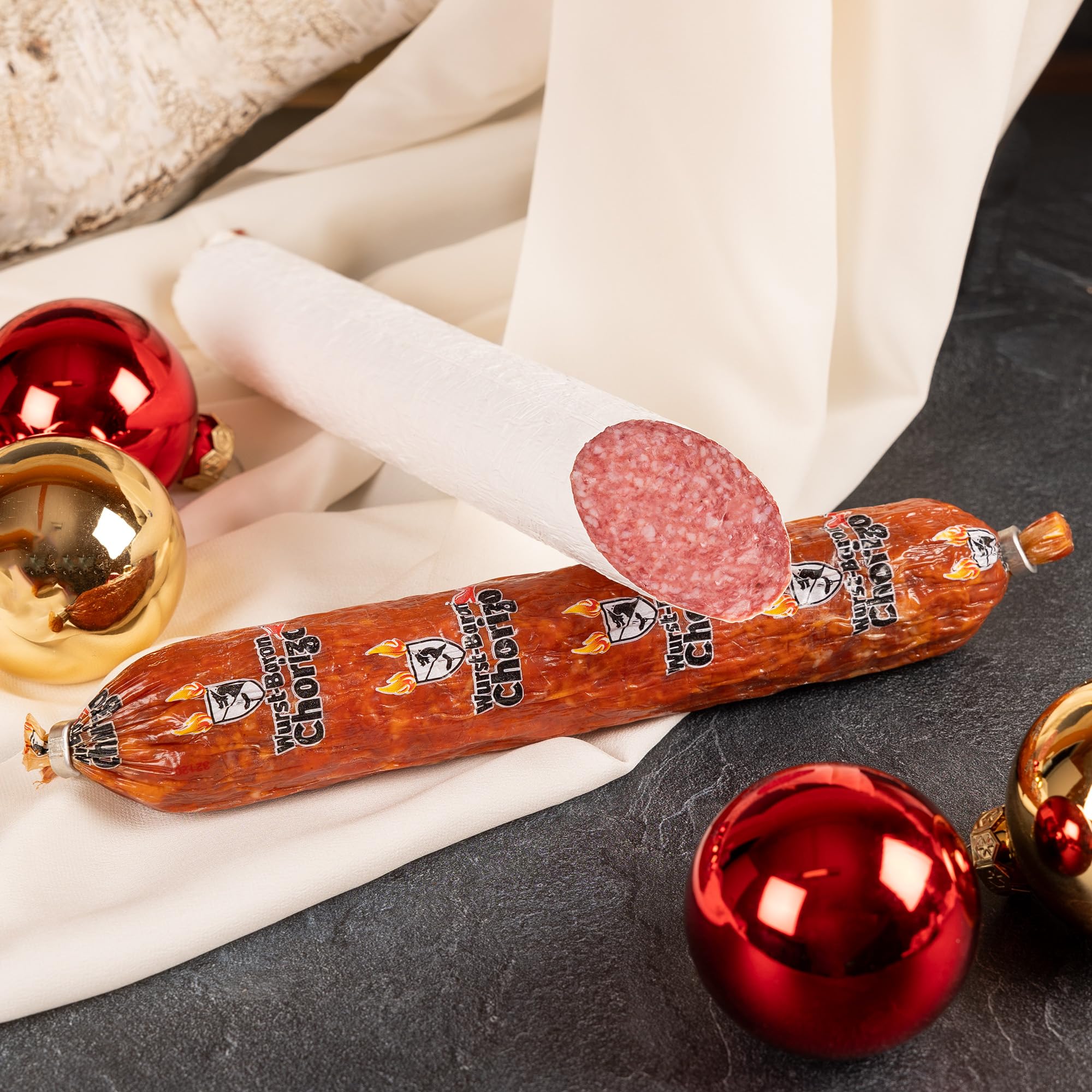 WURSTBARON® Geschenkkorb Weihnachten Gaumenfreuden mit Serrano Schinken, Gewürzen, Salamis, Chutney und Senf, Präsentkorb mit herzhaften Inhalten, Geschenkbox für Weihnachten