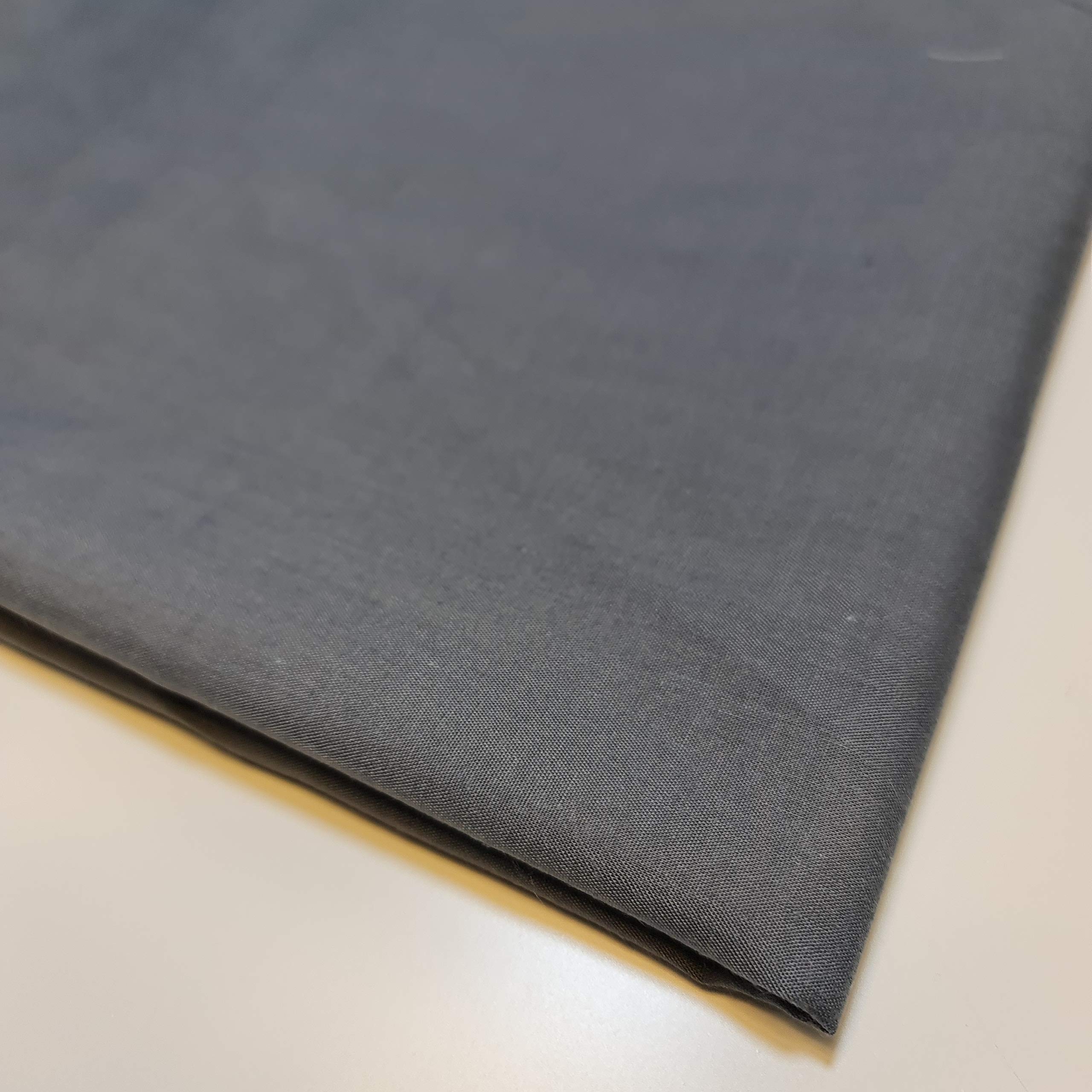Stazione tessile Plain Poly Cotone Tessuto Rivestimento Rivestimento Abito Artigianato Materiale 111,8 cm (10 metri - Grigio scuro)