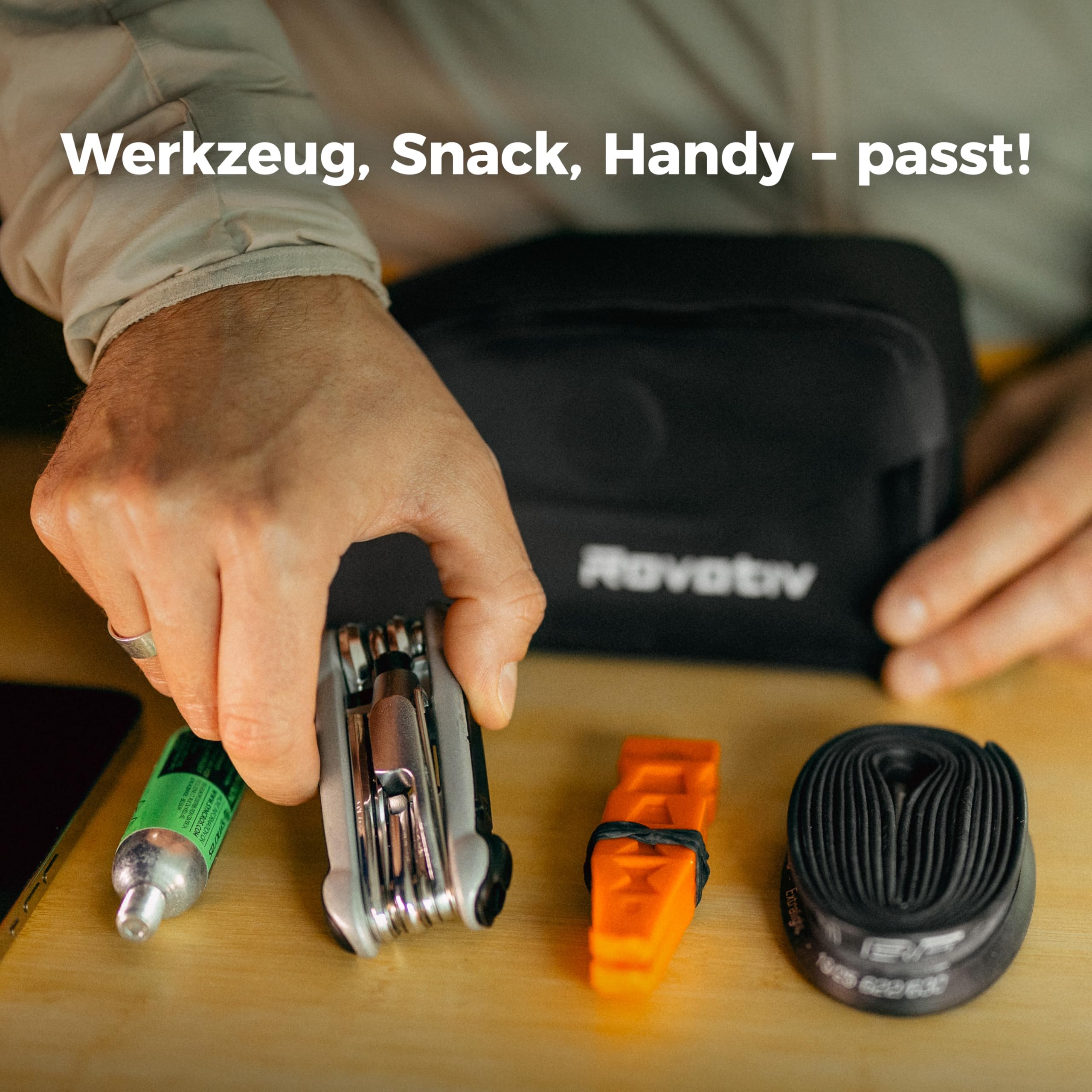 Rovativ® Bikepacking Oberrohrtasche [1 Liter] 100% Wasserdicht - Schraubbar mit magnetischem Deckel und Kabelauslass für Gravelbike Rennrad und MTB