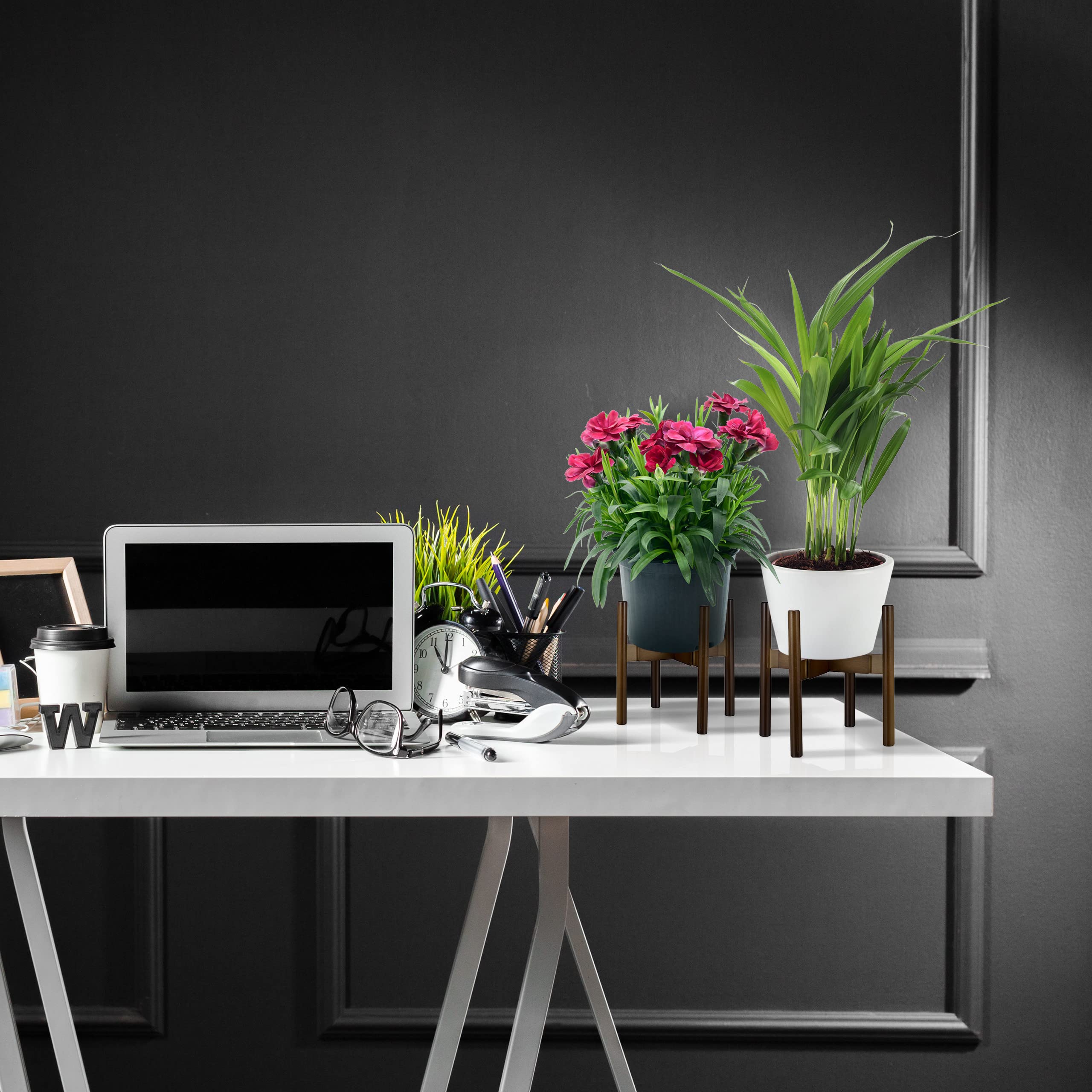 Relaxdays Pflanzenständer, Bambus Blumenständer im 2er Set, für Blumentöpfe bis 32 cm Ø, verstellbar & stapelbar, braun